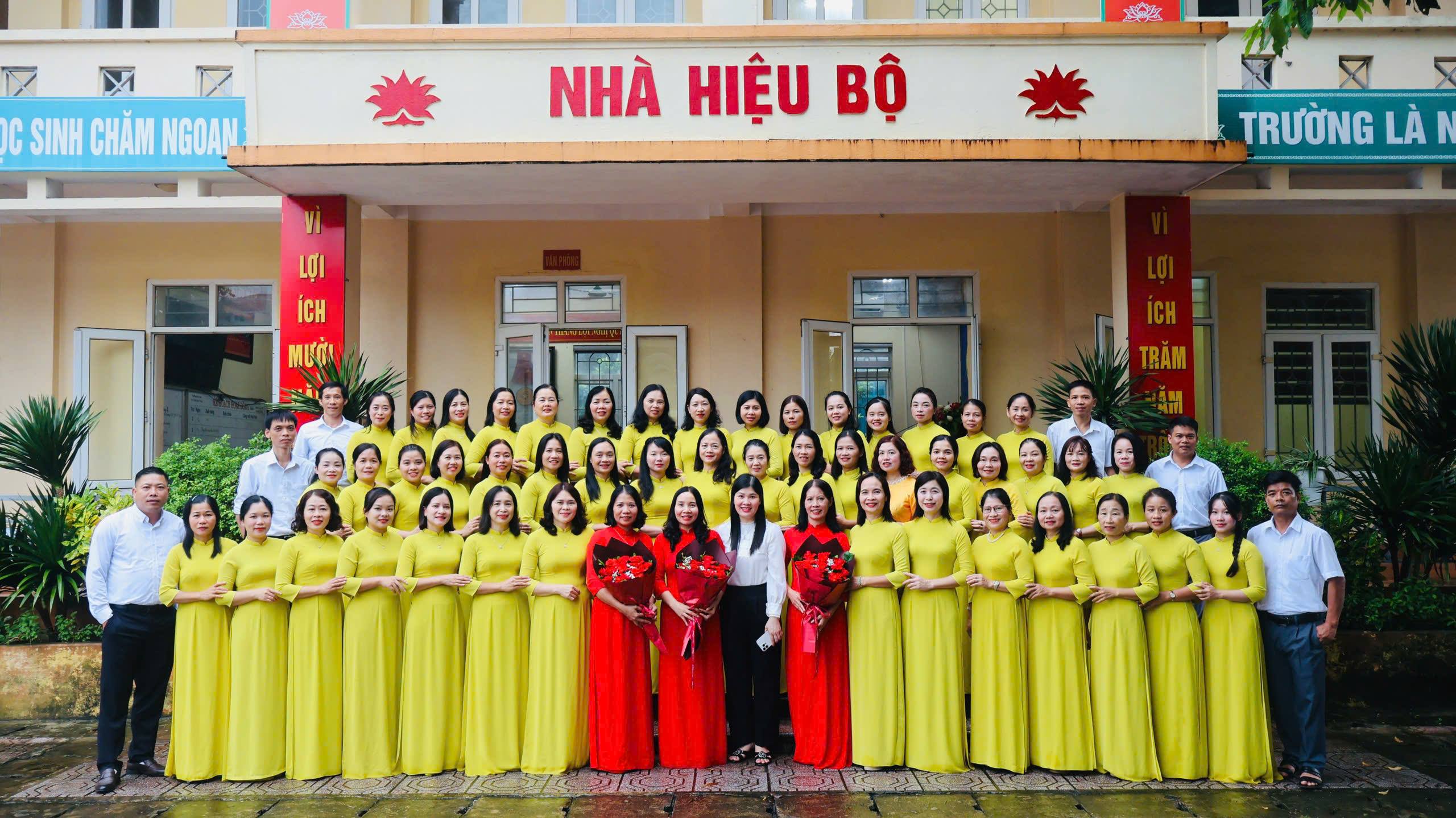 Trường Tiểu học Cẩm Thủy tổ chức Hội nghị thông báo Quyết định thành lập trường và công tác cán bộ