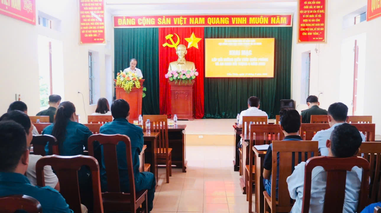 Cẩm Thủy khai mạc lớp bồi dưỡng kiến thức quốc phòng và an ninh đối tượng 4 năm 2026