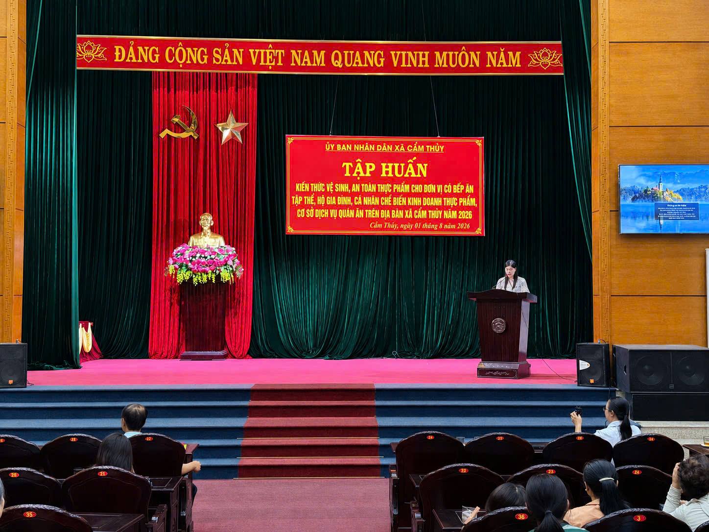 Xã Cẩm Thủy tổ chức lớp tập huấn bồi dưỡng kiến thức về An toàn thực phẩm năm 2026