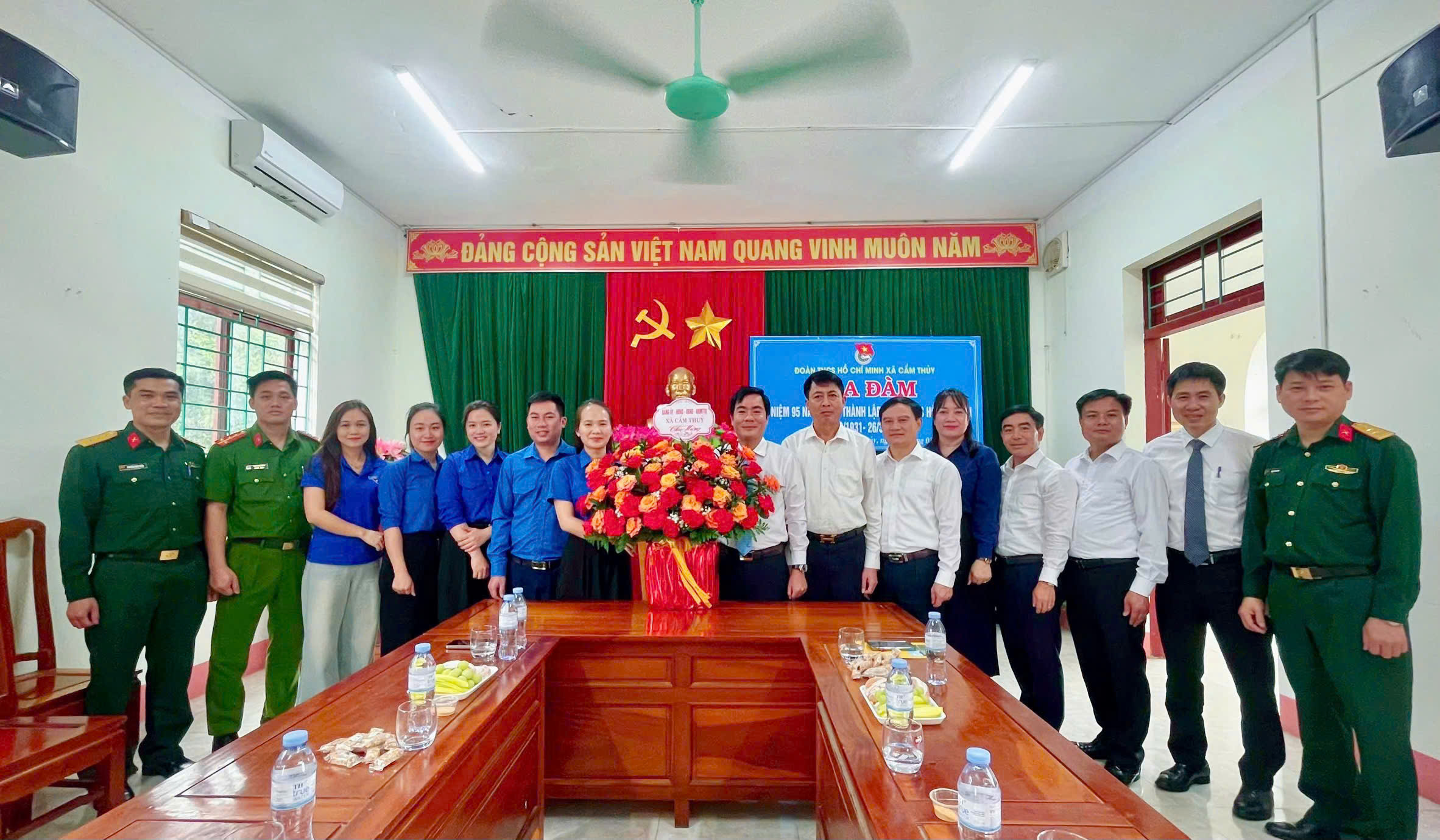 Đoàn Thanh niên xã Cẩm Thủy tổ chức tọa đàm kỷ niệm 95 năm Ngày thành lập Đoàn