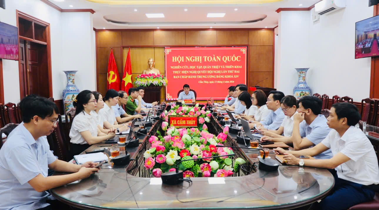 Đảng ủy xã Cẩm Thủy tham dự Hội nghị trực tuyến toàn quốc nghiên cứu, học tập, quán triệt và triển khai thực hiện Nghị quyết Hội nghị lần thứ hai Ban Chấp hành Trung ương Đảng khóa XIV