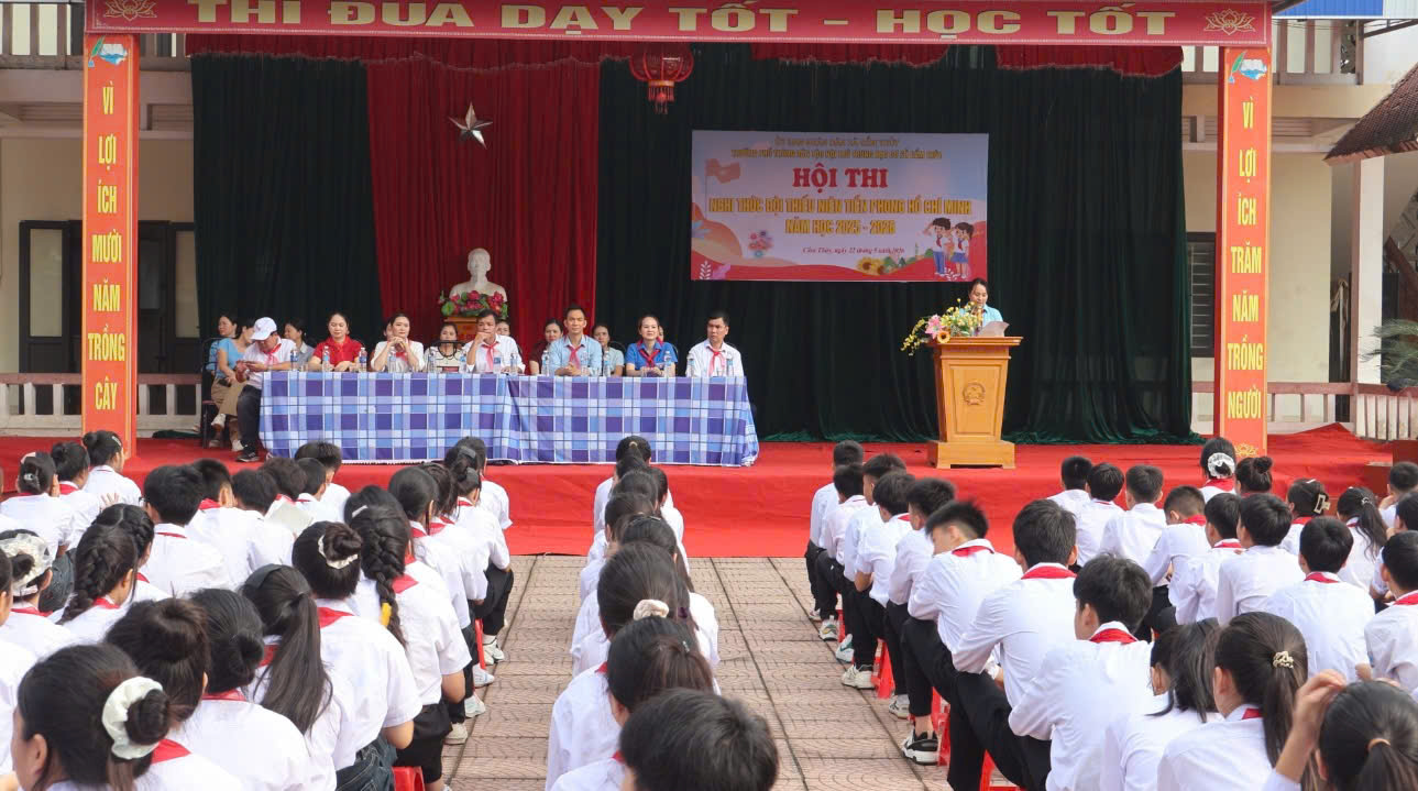 Trường PTDTNT Trung học cơ sở Cẩm Thủy tổ chức Hội thi Nghi thức Đội năm học 2025- 2026