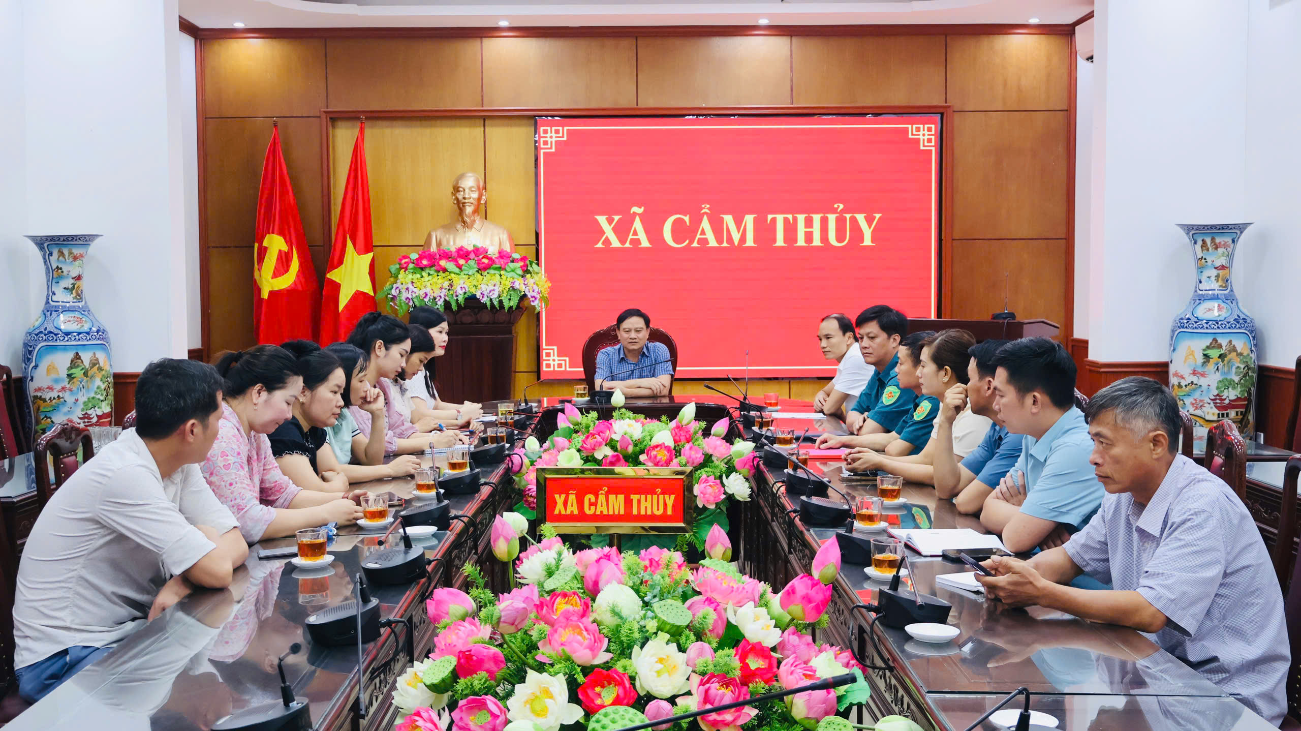 UBND xã Cẩm Thủy gặp mặt, nắm bắt tâm tư, nguyện vọng đội ngũ cán bộ bán chuyên trách