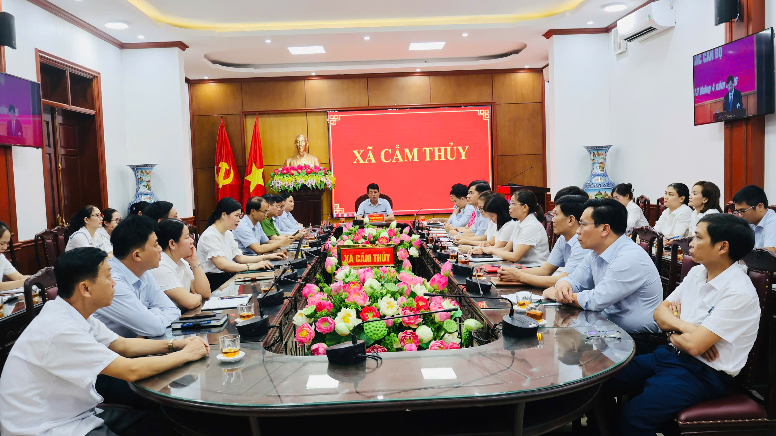 Đảng ủy xã Cẩm Thủy tham dự Hội nghị trực tuyến về công tác cán bộ