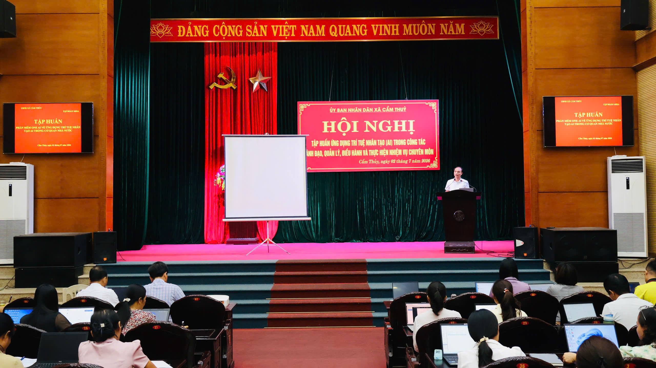 Xã Cẩm Thủy tổ chức tập huấn ứng dụng  trí tuệ nhân tạo (AI) trong công việc, thúc đẩy chuyển đổi số ở cơ sở