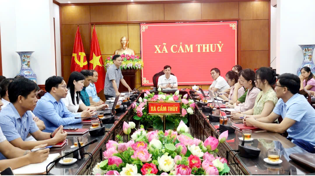 XÃ CẨM THỦY THAM GIA HỘI NGHỊ TRỰC TUYẾN BAN CHỈ ĐẠO TIỀN PHƯƠNG VỀ ỨNG PHÓ BÃO SỐ 5 (BÃO KAJIKI)