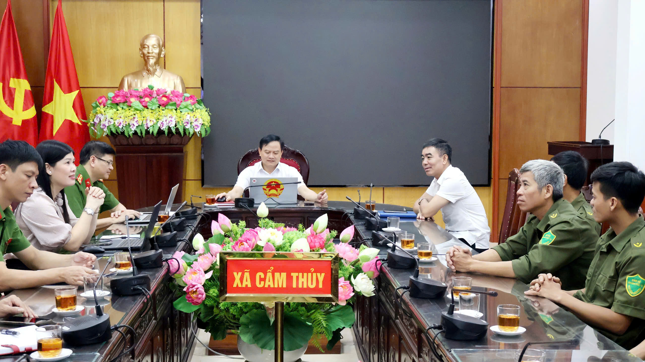 Anh-tin-bai