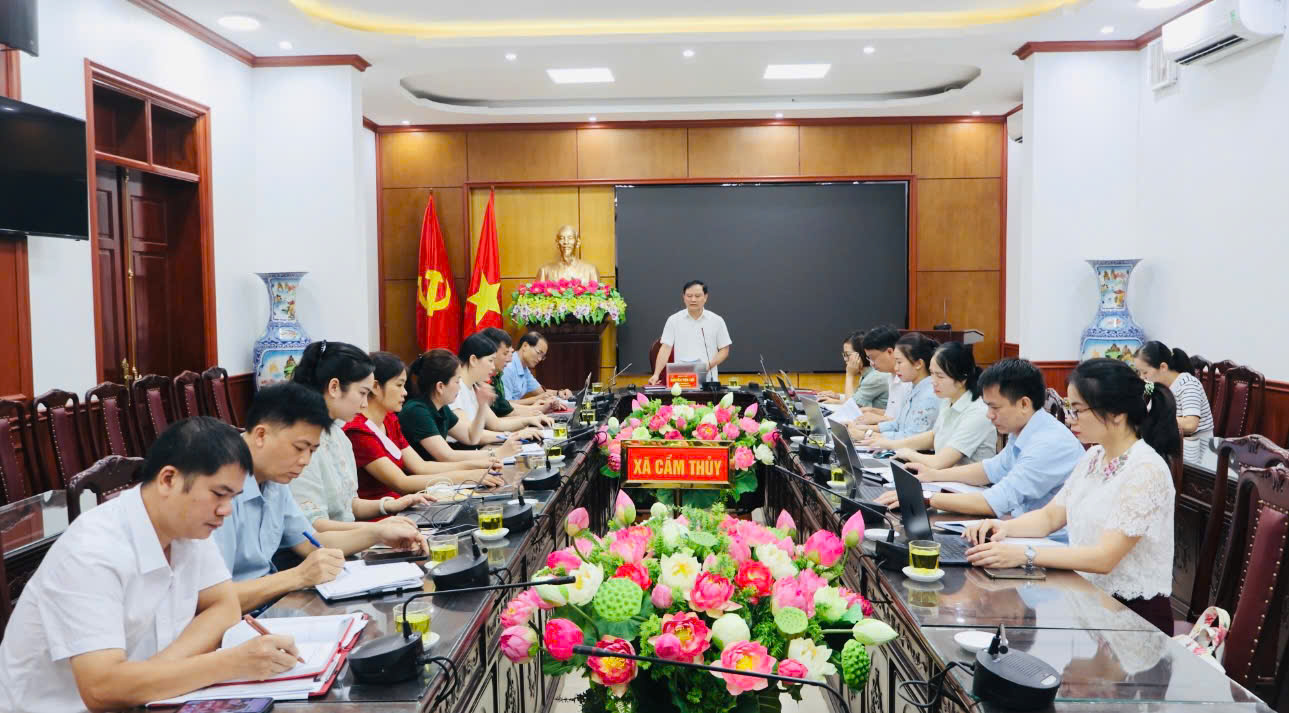 UBND xã Cẩm Thủy tổ chức phiên họp thường kỳ tháng 6 năm 2026