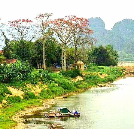 Thị trấn Phong Sơn, huyện Cẩm Thủy, tỉnh Thanh Hóa tổ chức quyên góp ủng hộ đồng bào các tỉnh phía bắc bị thiệt hại do cơn bão số 3 năm 2024. Kết quả mỗi ngày.