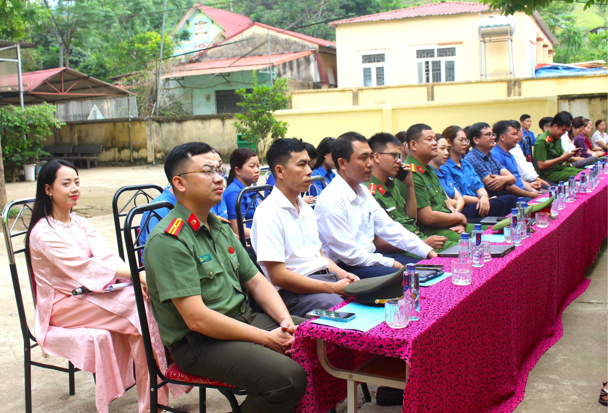 Anh-tin-bai