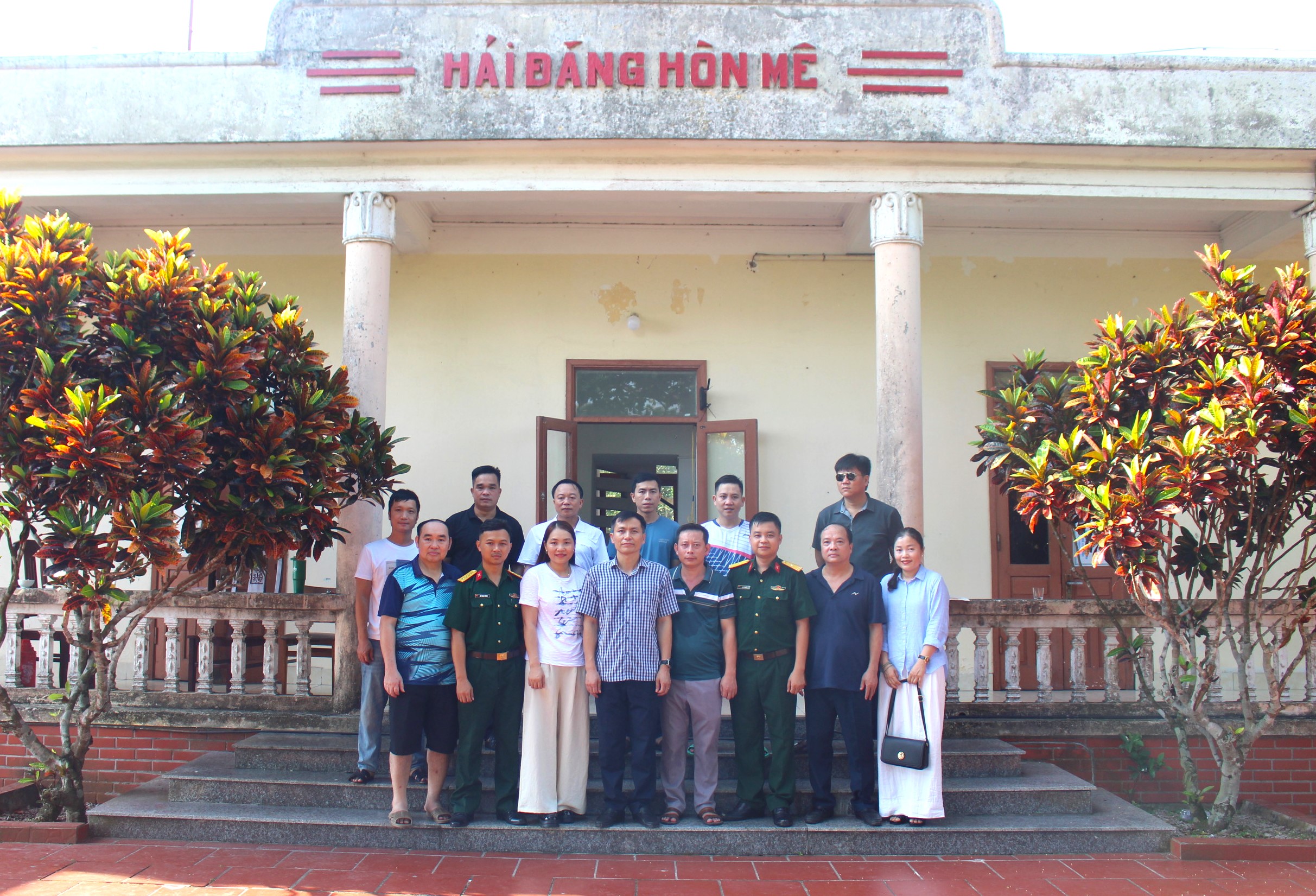 Anh-tin-bai
