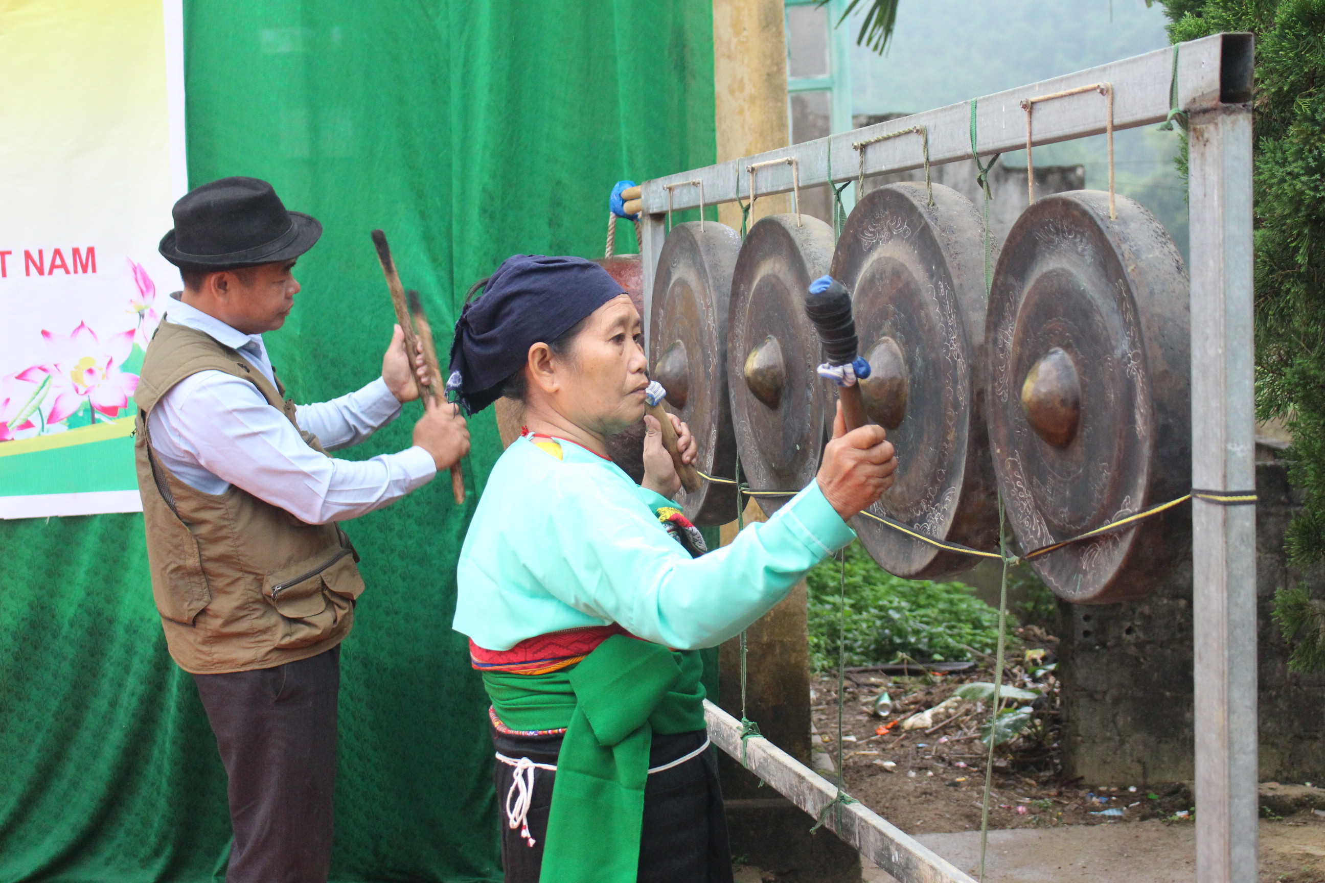 Anh-tin-bai