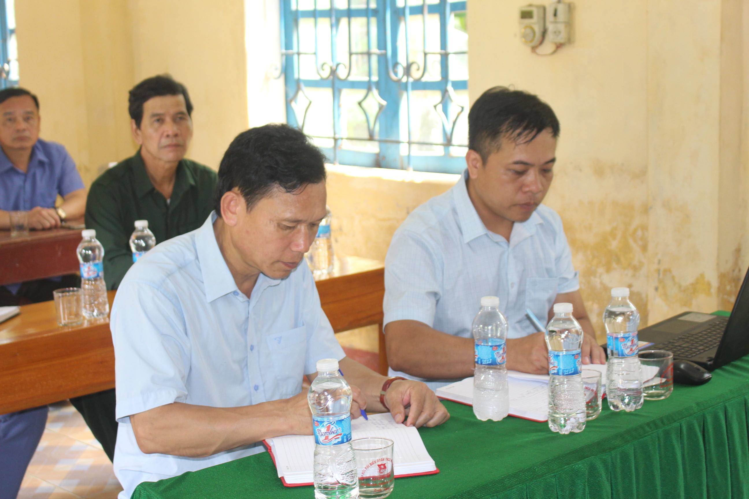 Anh-tin-bai