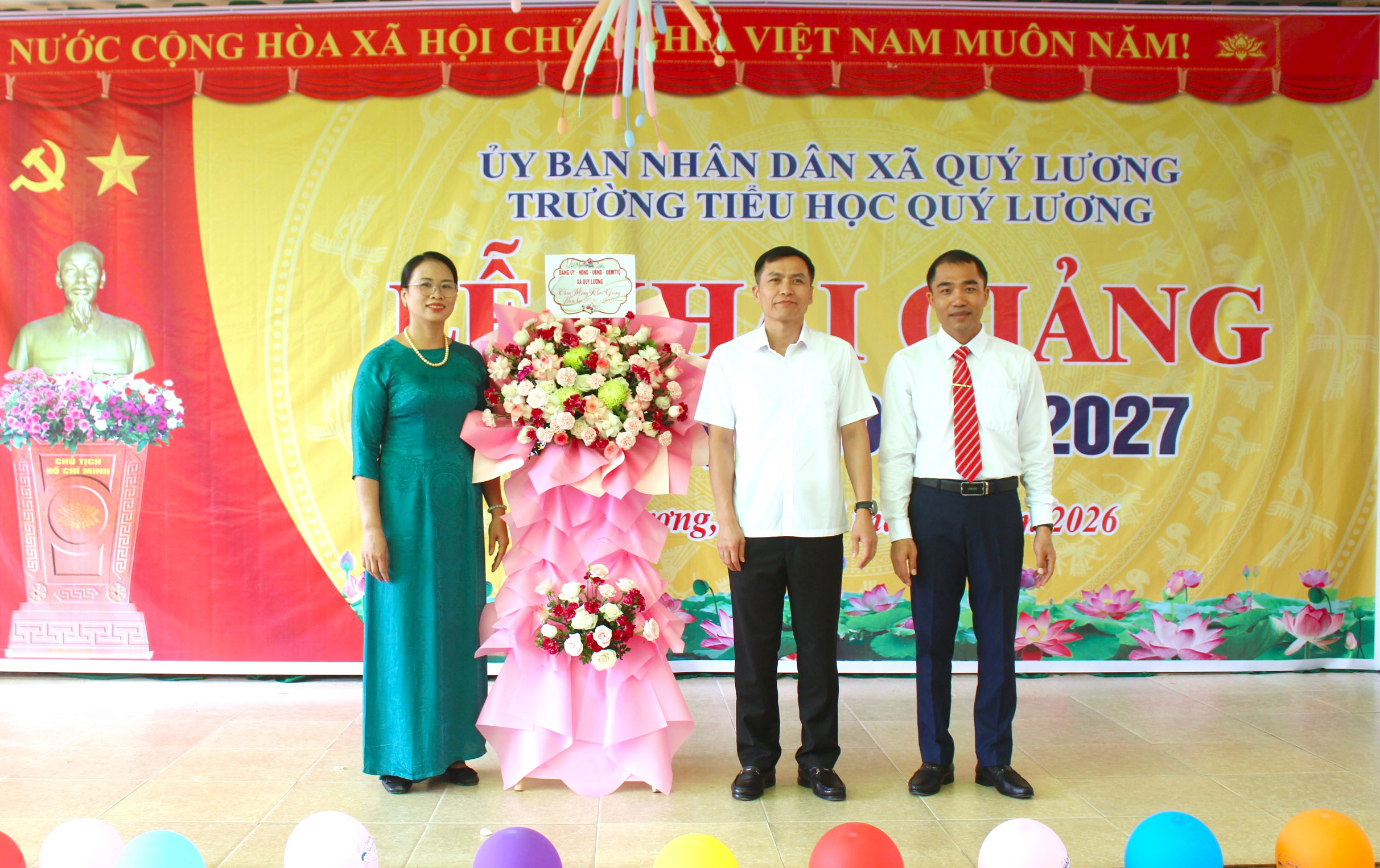 ĐỒNG CHÍ NGUYỄN VĂN TÂM, BÍ THƯ ĐẢNG ỦY DỰ LỄ KHAI GIẢNG NĂM HỌC MỚI TẠI TRƯỜNG TIỂU HỌC QUÝ LƯƠNG