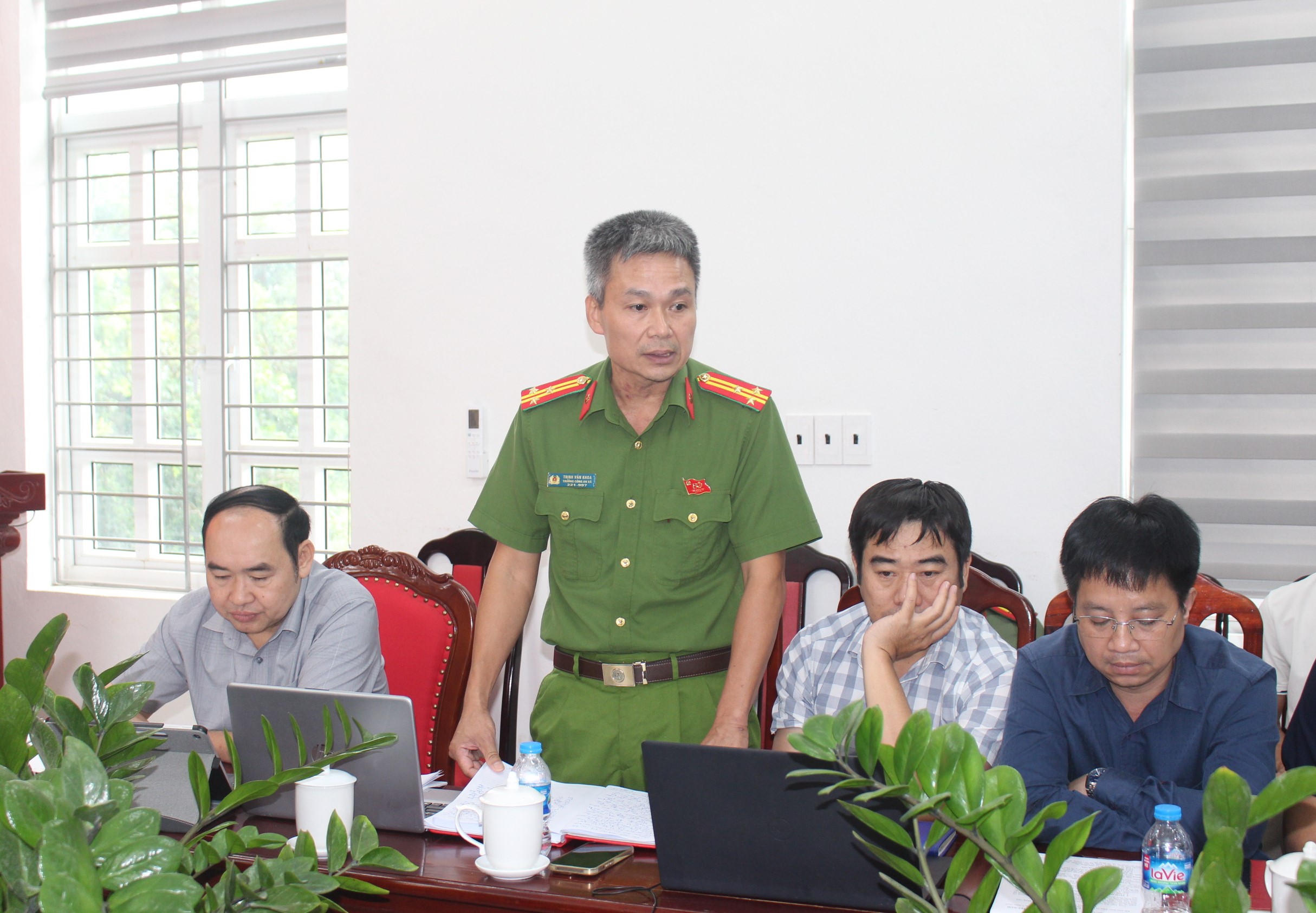 Anh-tin-bai