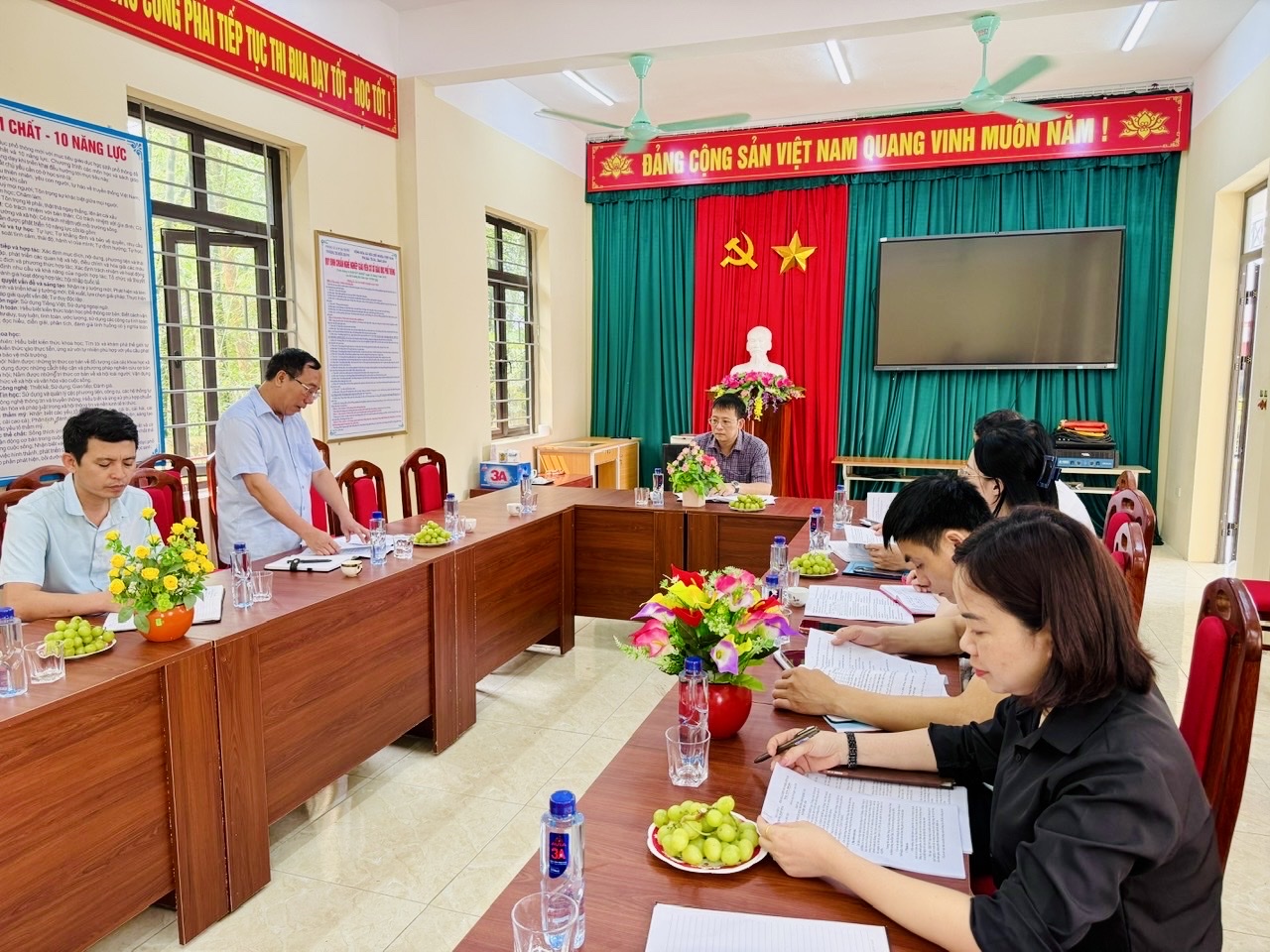 Anh-tin-bai