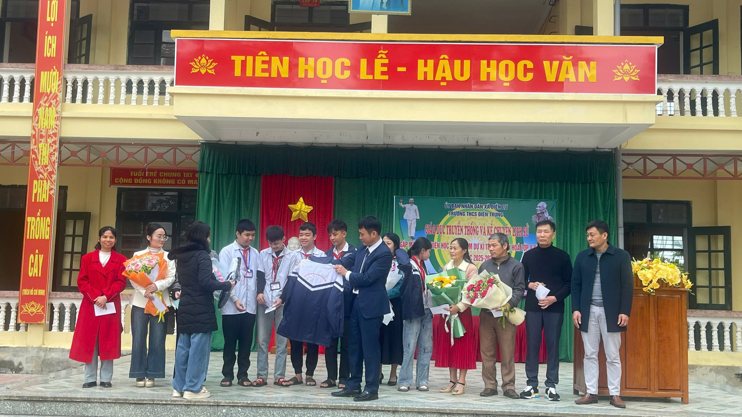 Anh-tin-bai
