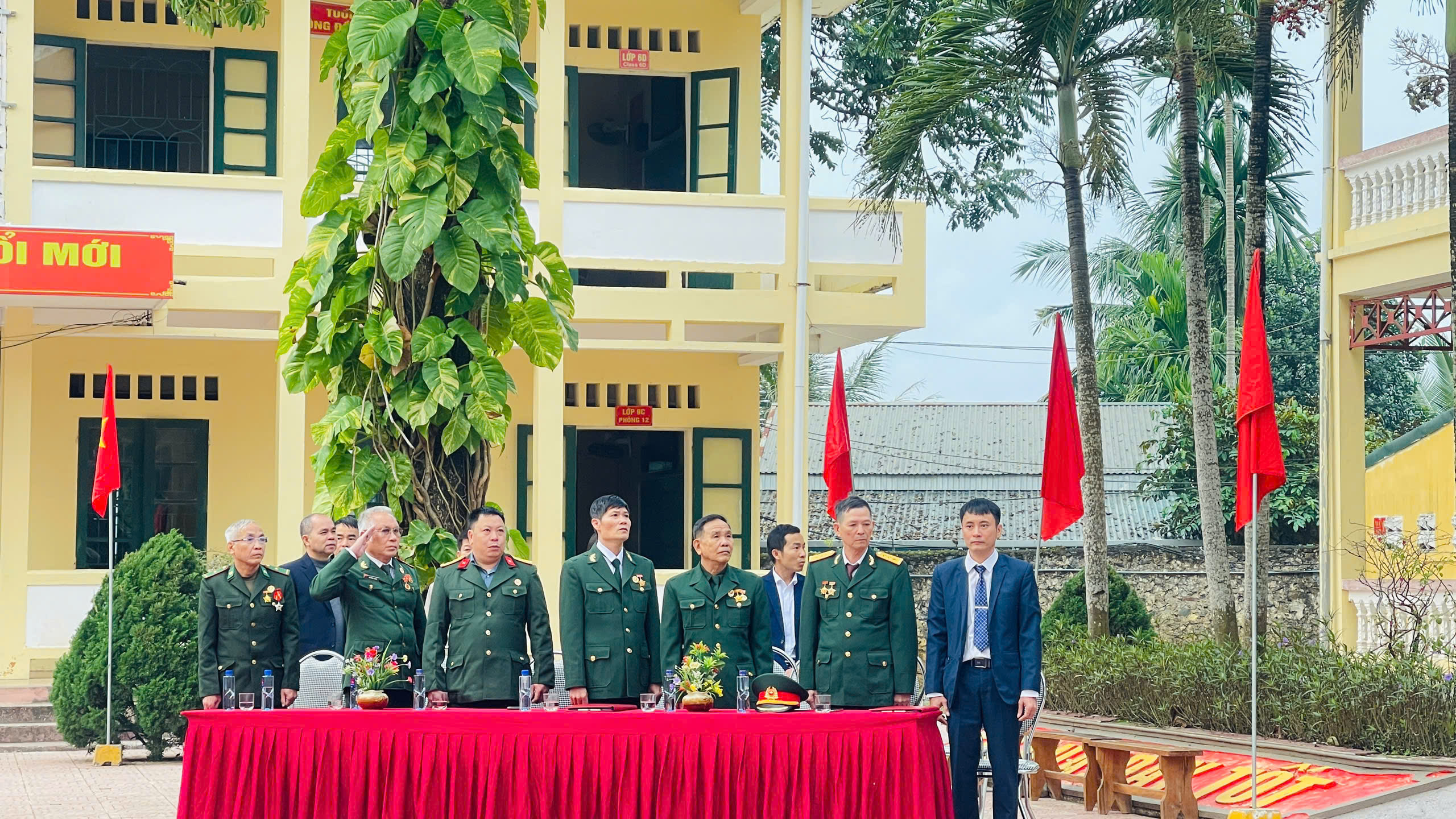 Anh-tin-bai