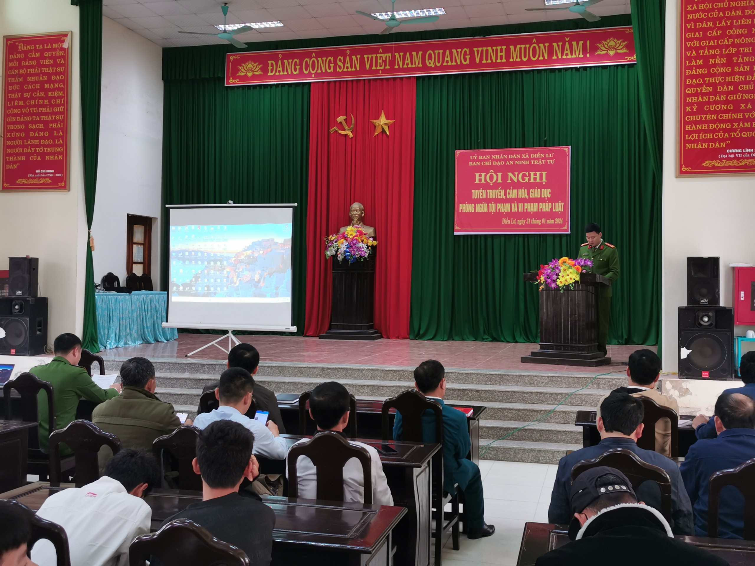 Hội nghị cảm hóa, giáo dục đối tượng phòng ngừa tội phạm và vi phạm pháp luật