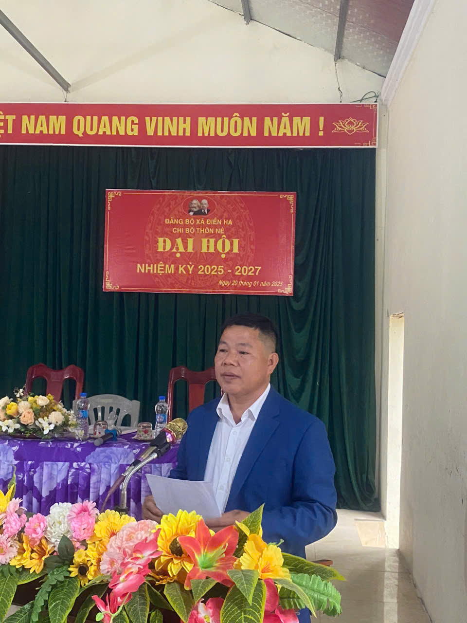 Bí thư.jpg
