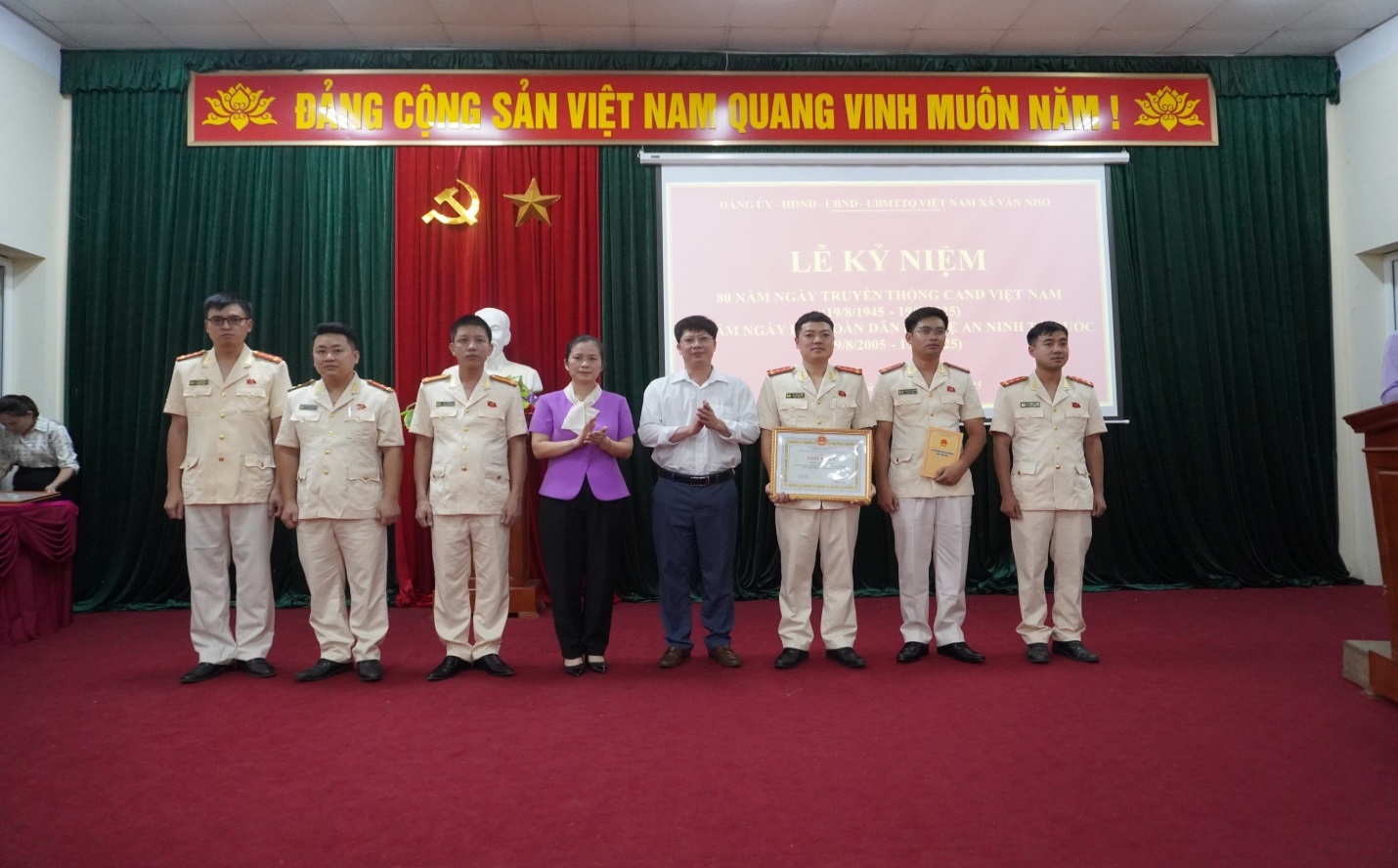 D:\Tài liệu Hùng (TTCUDVC)\File ảnh\Ảnh chụp\DSC00712.JPG