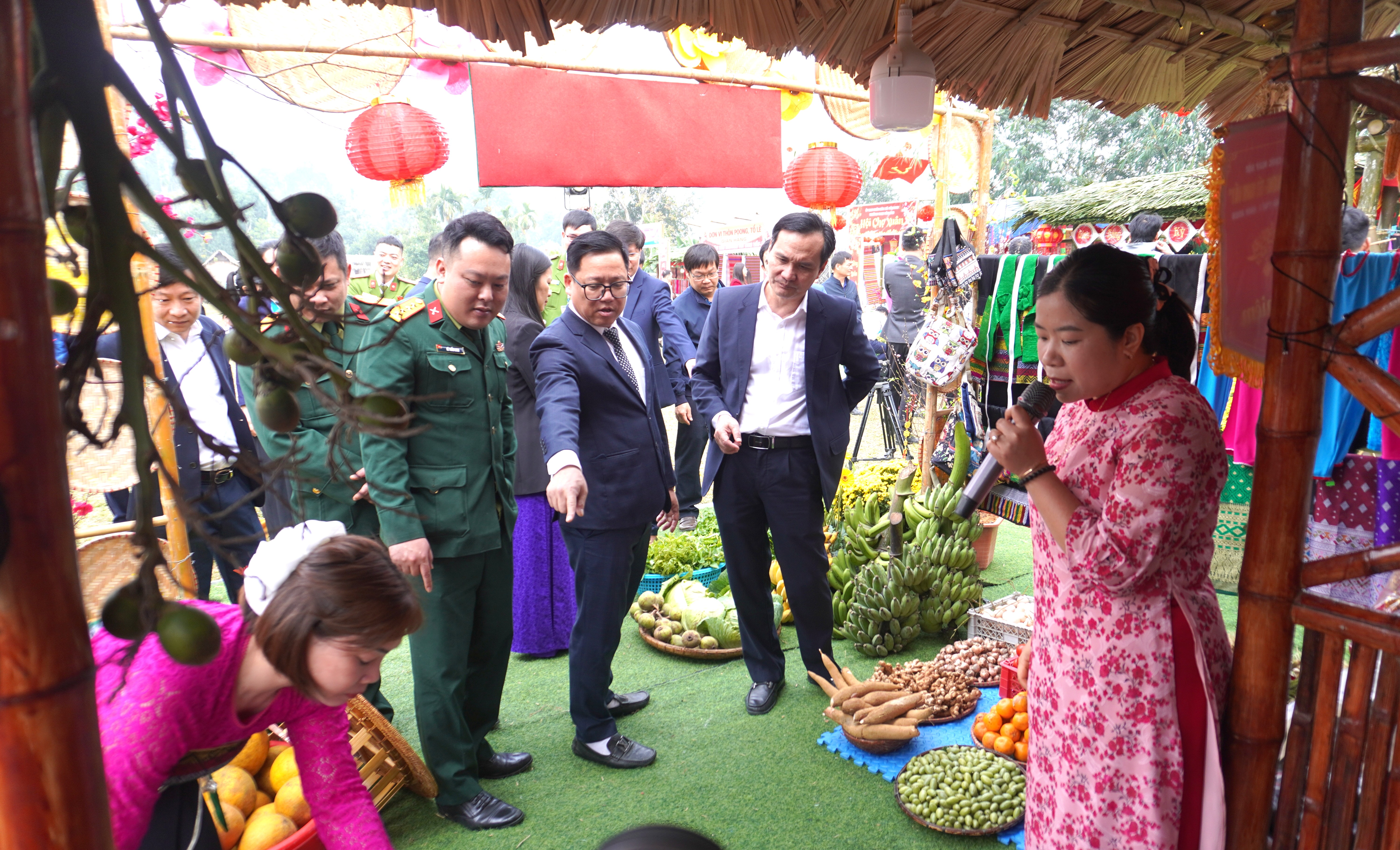 Anh-tin-bai