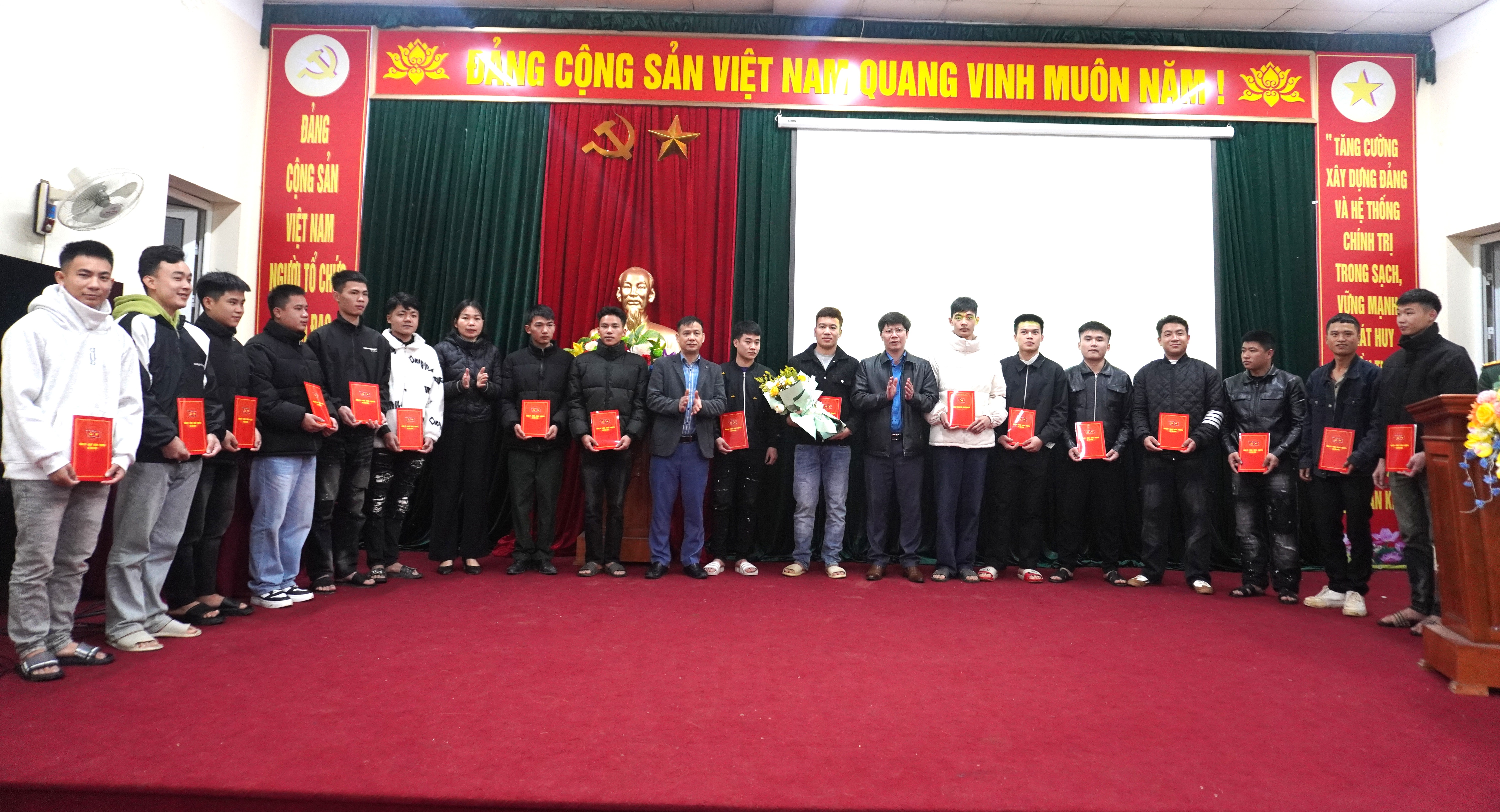 Anh-tin-bai