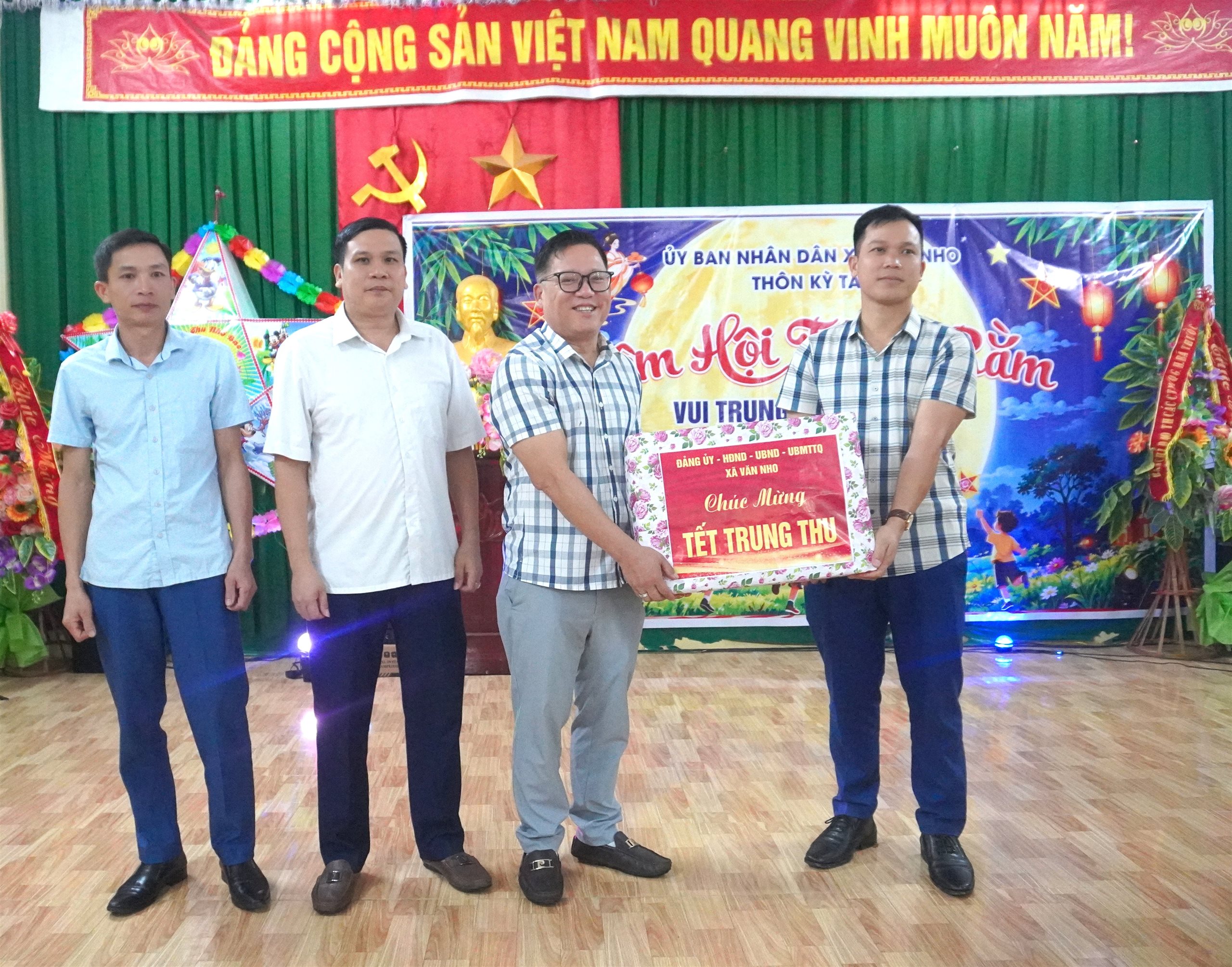 XÃ VĂN NHO TỔ CHỨC ĐÊM HỘI TRĂNG RẰM NĂM 2026