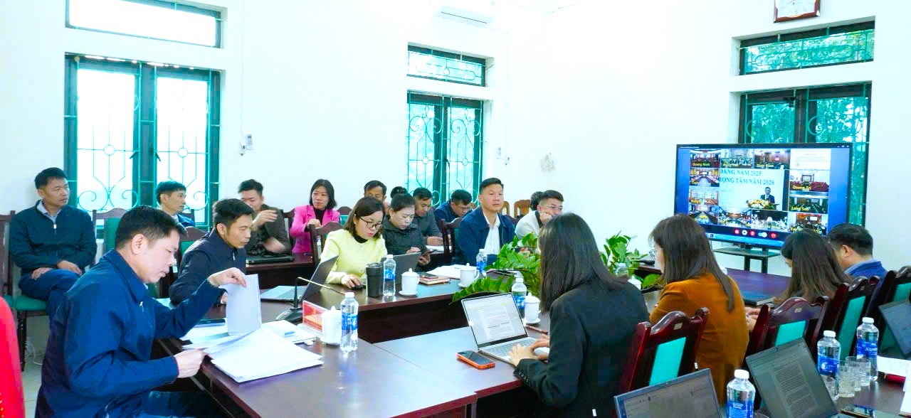 Xã Thiết Ống tham dự Hội nghị toàn quốc tổng kết công tác chuyển đổi số trong các cơ quan Đảng