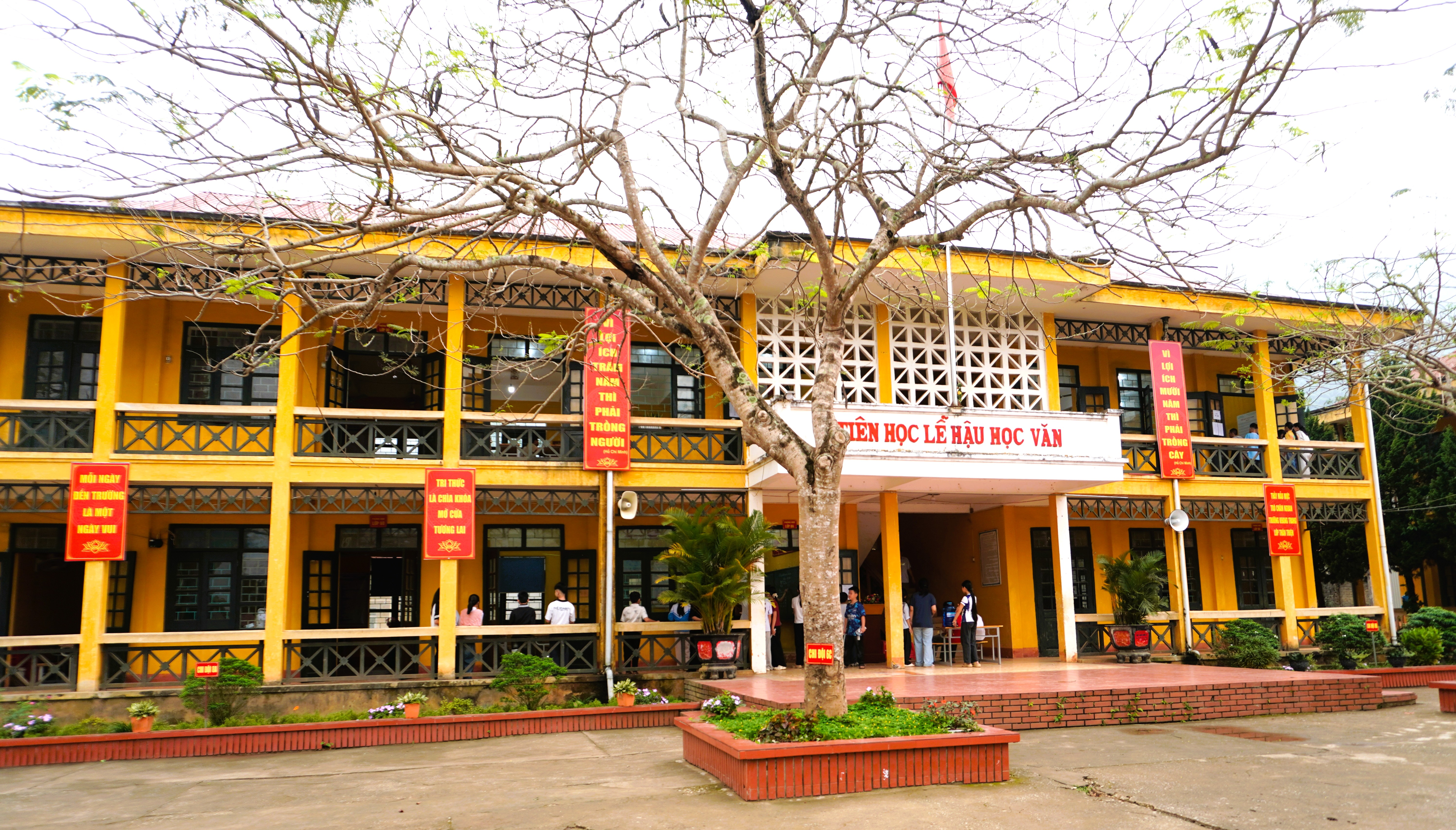 Anh-tin-bai