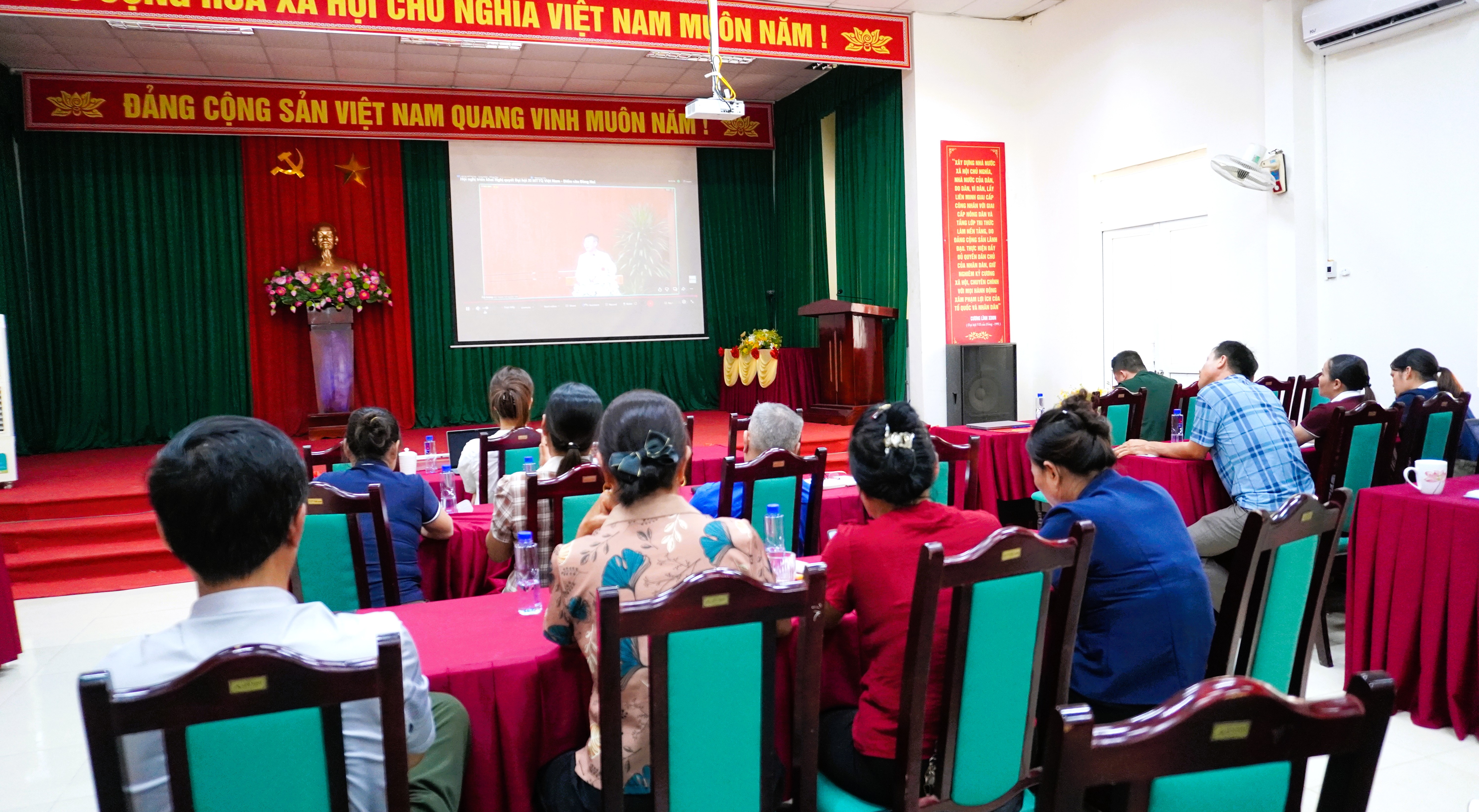 Uỷ Ban MTTQ Việt Nam  xã Thiết Ống tham dự Hội nghị trực tuyến nghiên cứu, học tập, quán triệt Nghị quyết Đại hội đại biểu toàn quốc MTTQ Việt Nam lần thứ XI