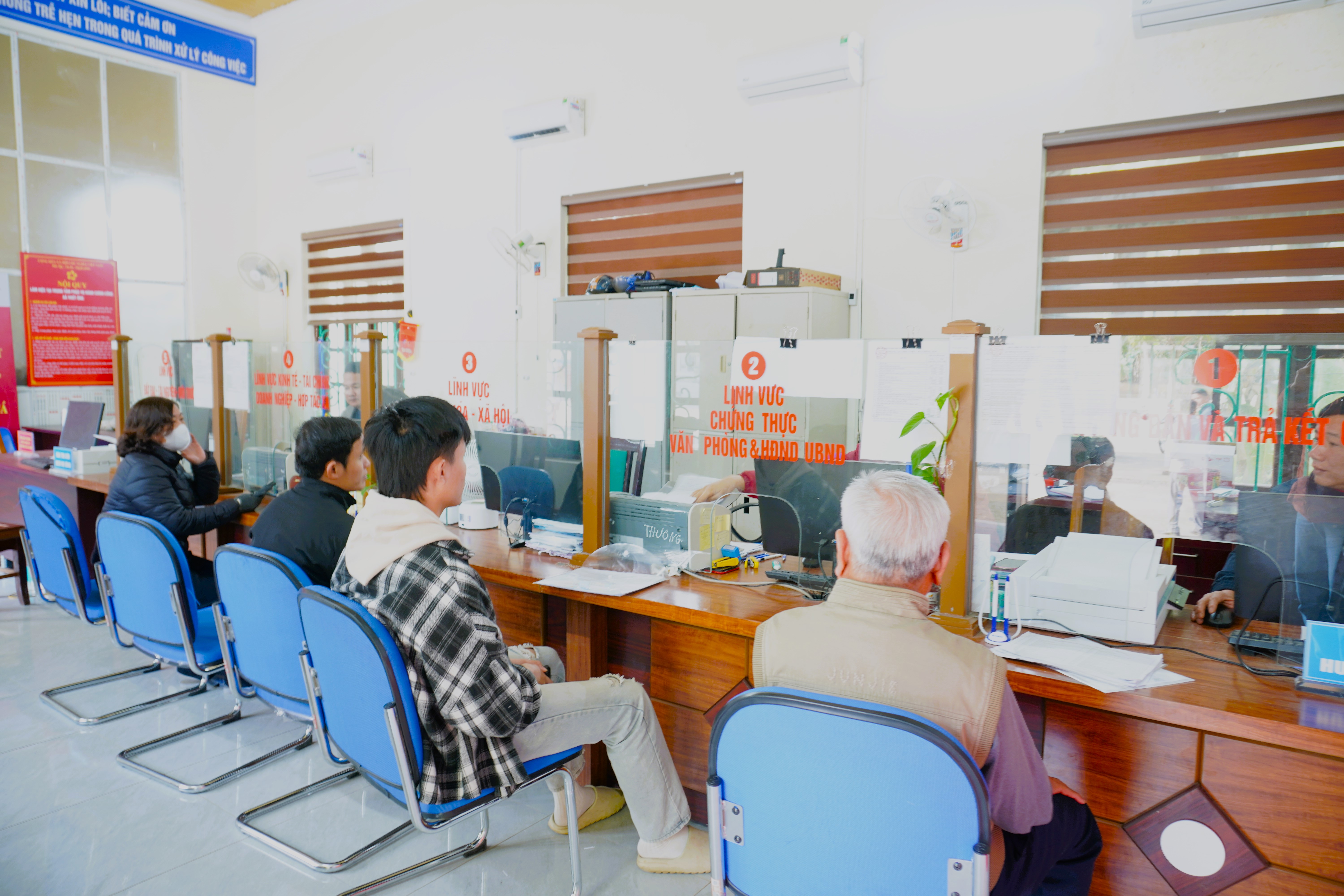 Chuyển đổi số gắn với đẩy mạnh cải cách thủ tục hành chính ở xã Thiết Ống   