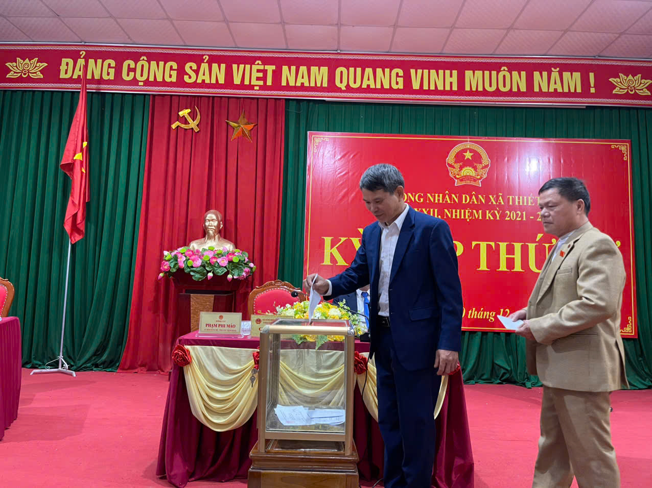 Anh-tin-bai