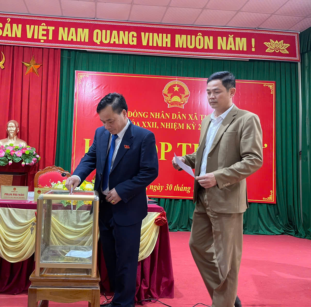 Anh-tin-bai