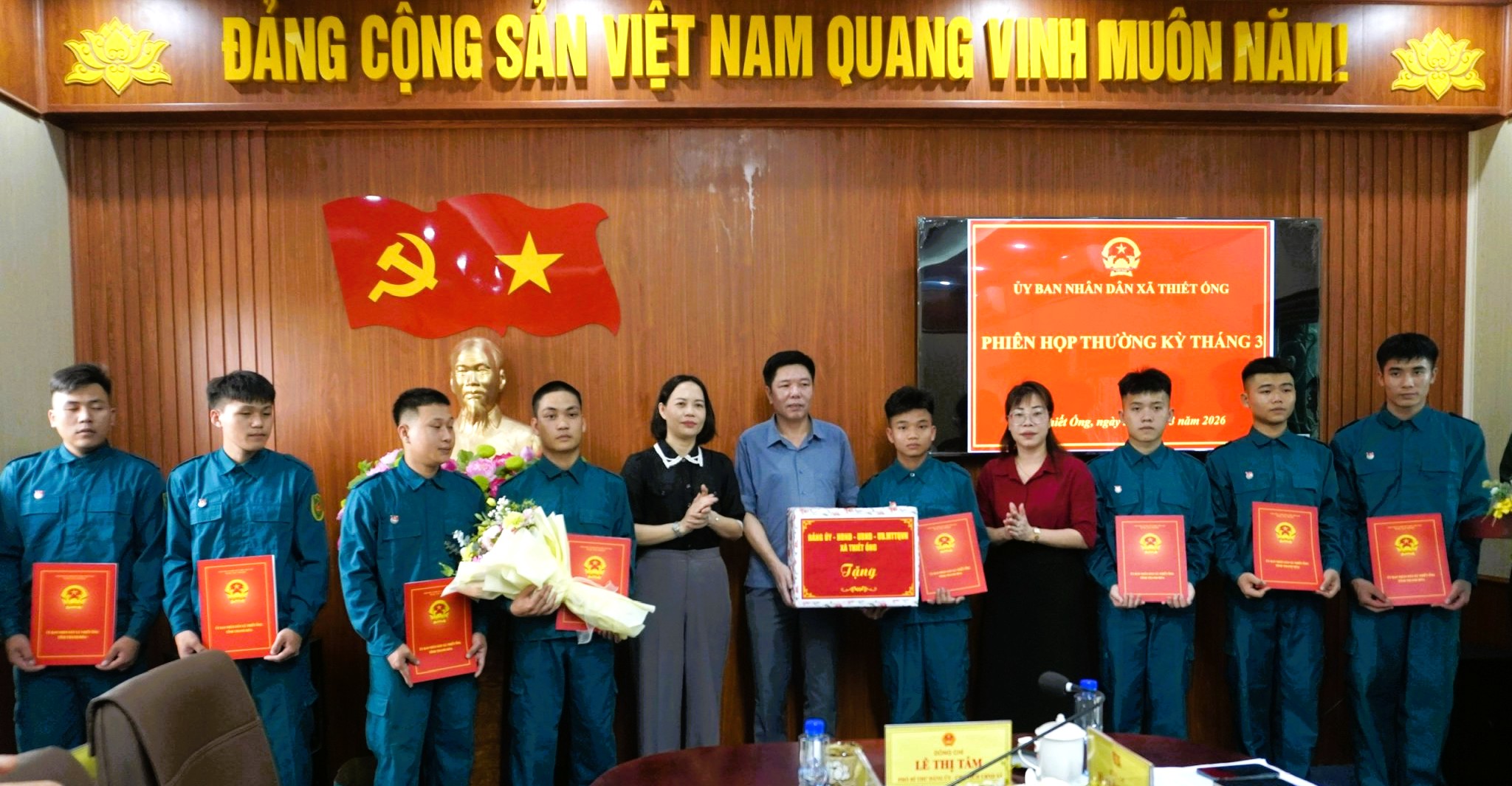 Anh-tin-bai