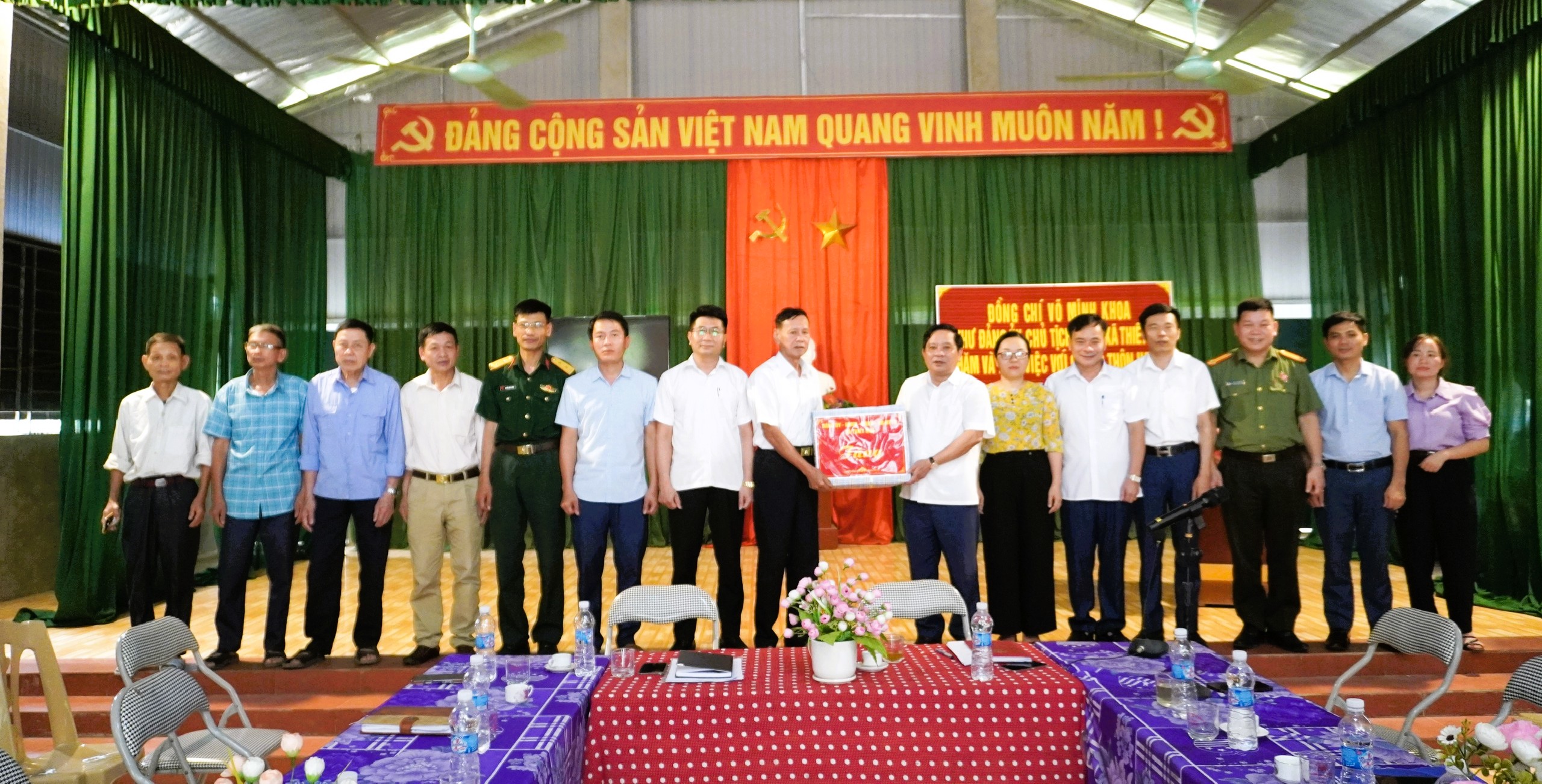 Anh-tin-bai