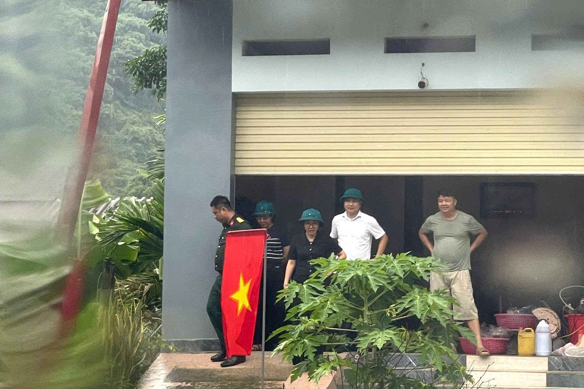 Anh-tin-bai