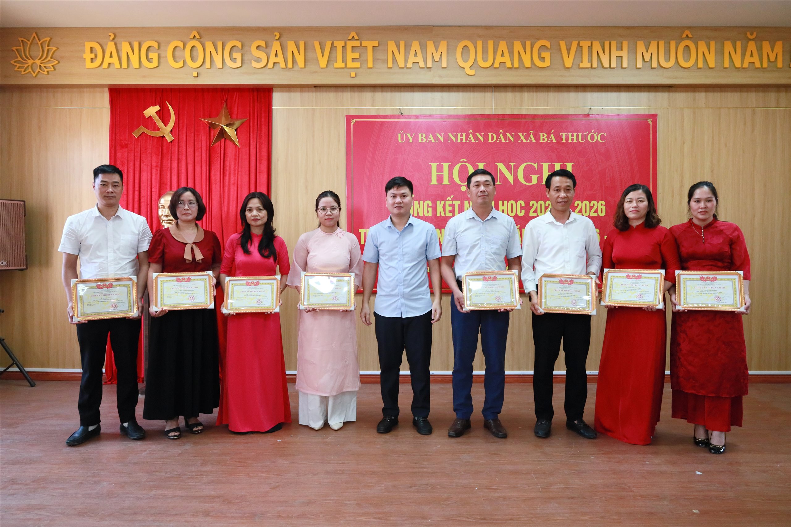 Anh-tin-bai