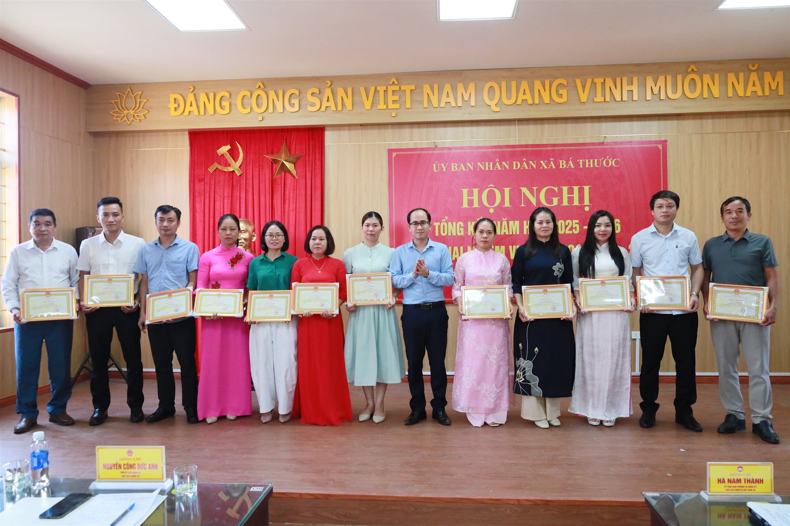 Anh-tin-bai