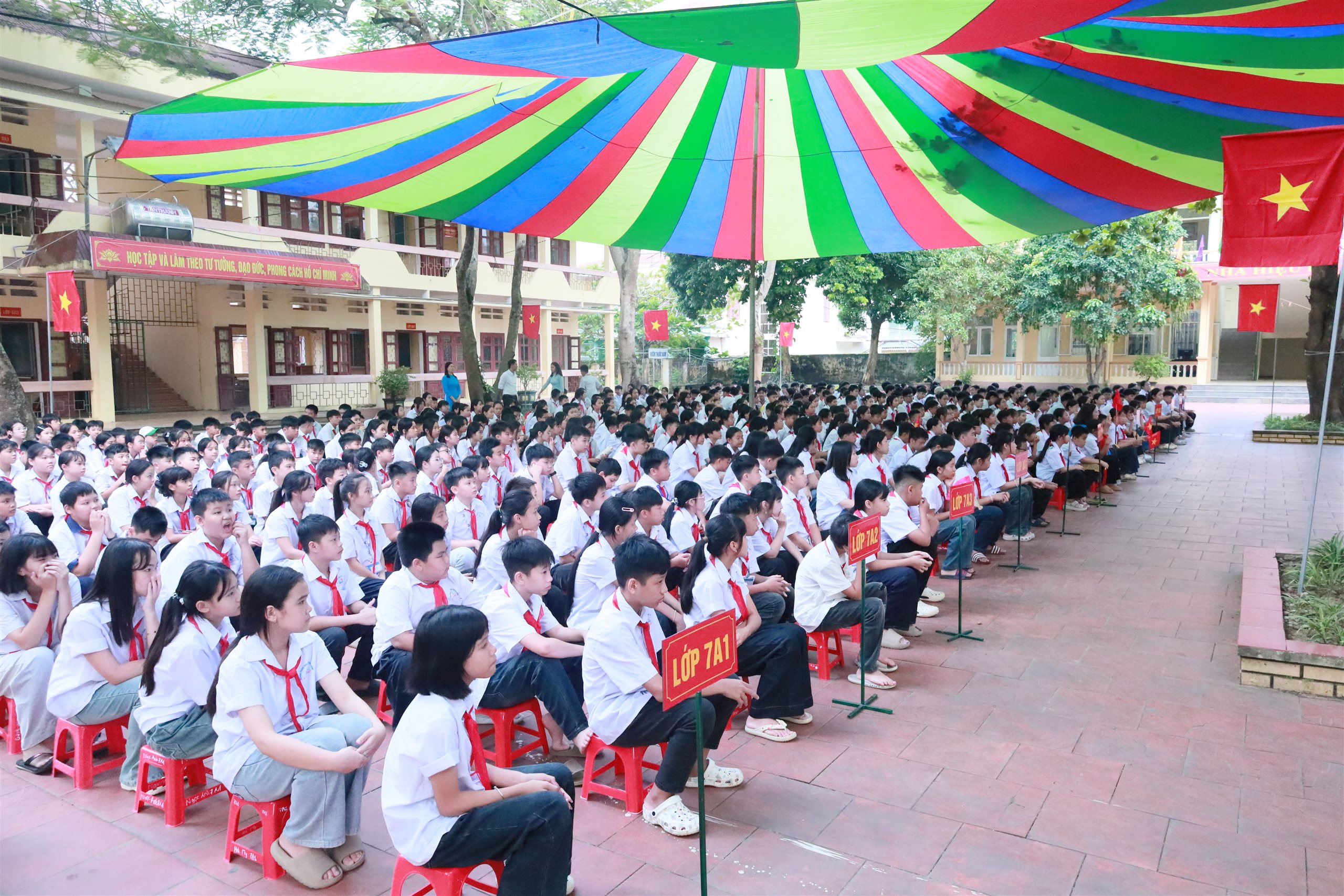 Anh-tin-bai
