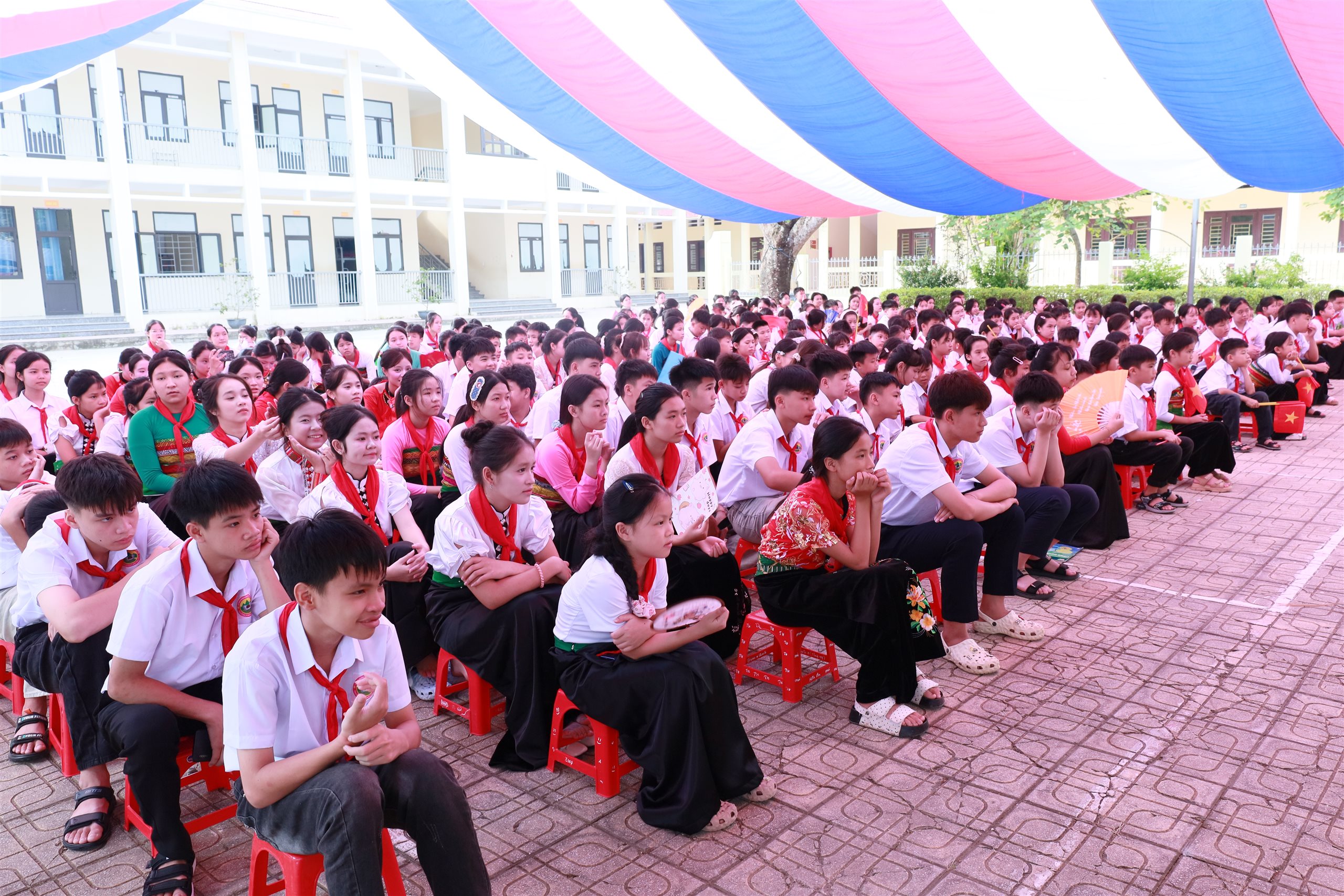Anh-tin-bai