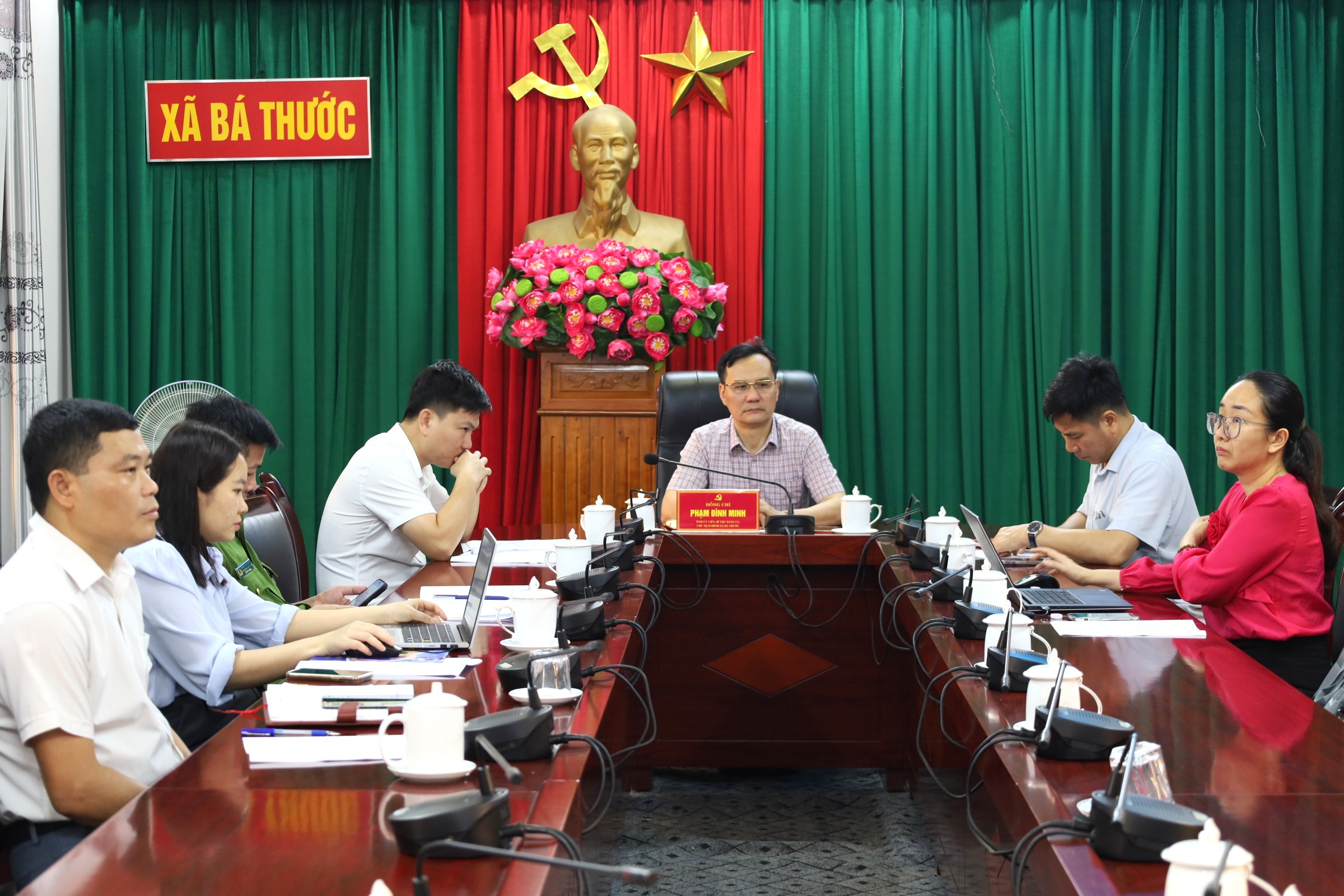 Anh-tin-bai