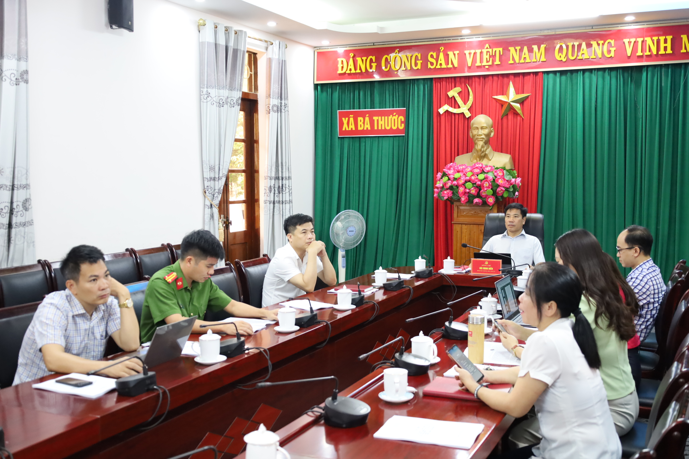 Anh-tin-bai