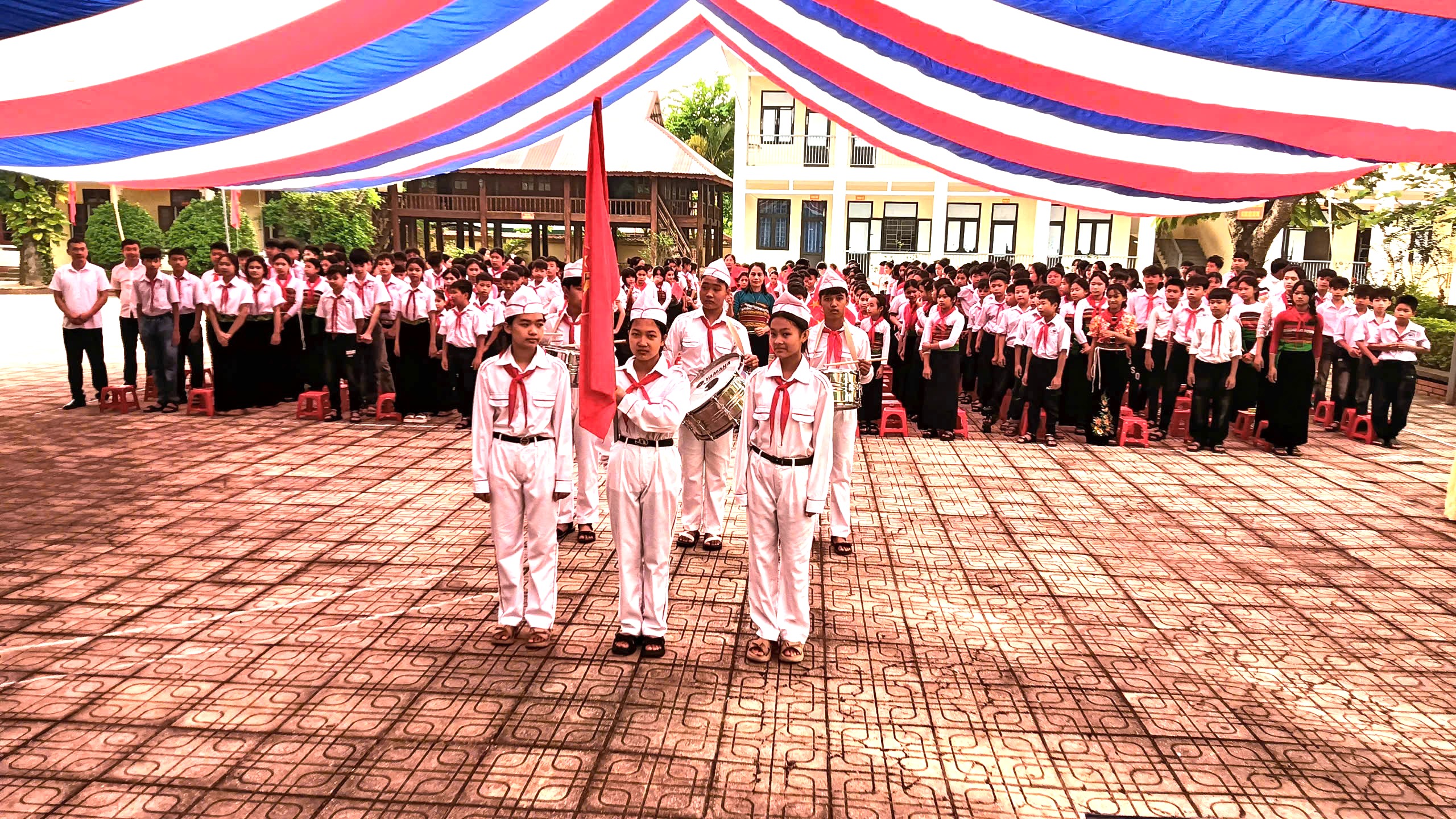 Anh-tin-bai