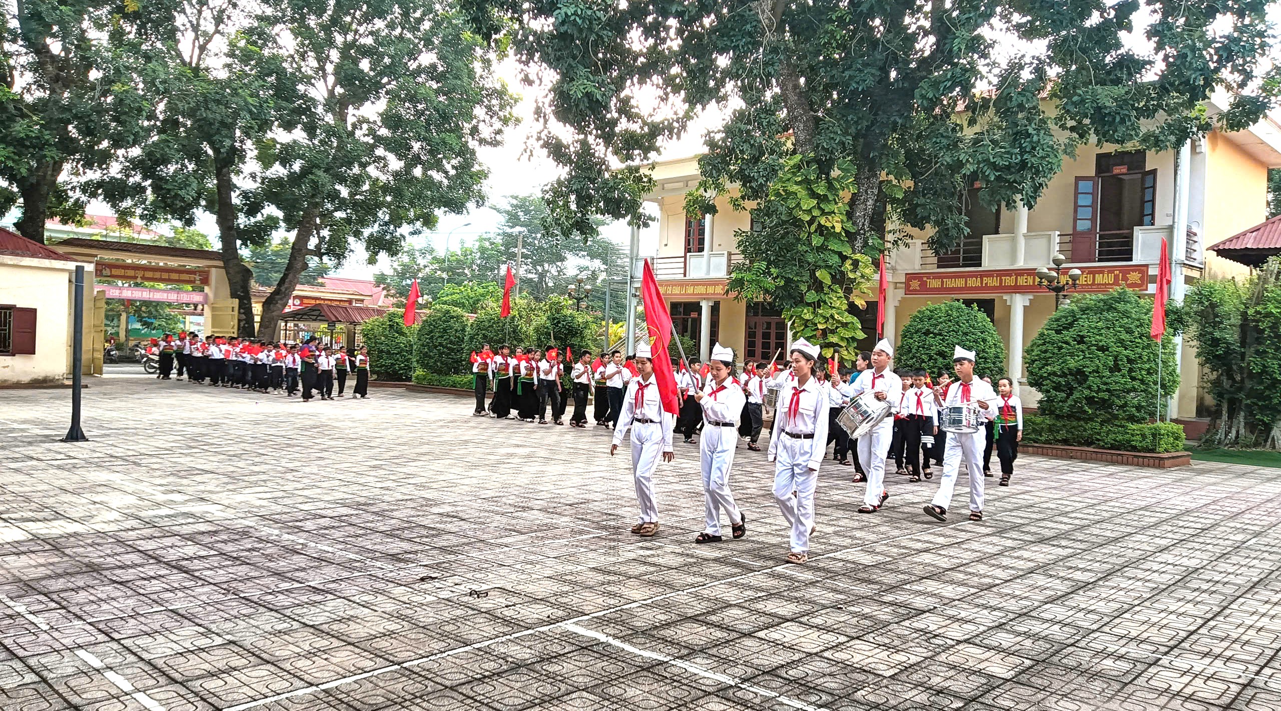 Anh-tin-bai