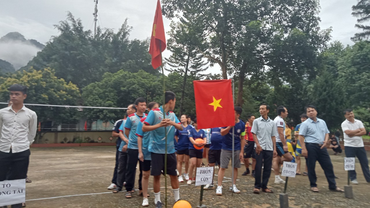 Khai mạc giải bóng chuyền hơi
