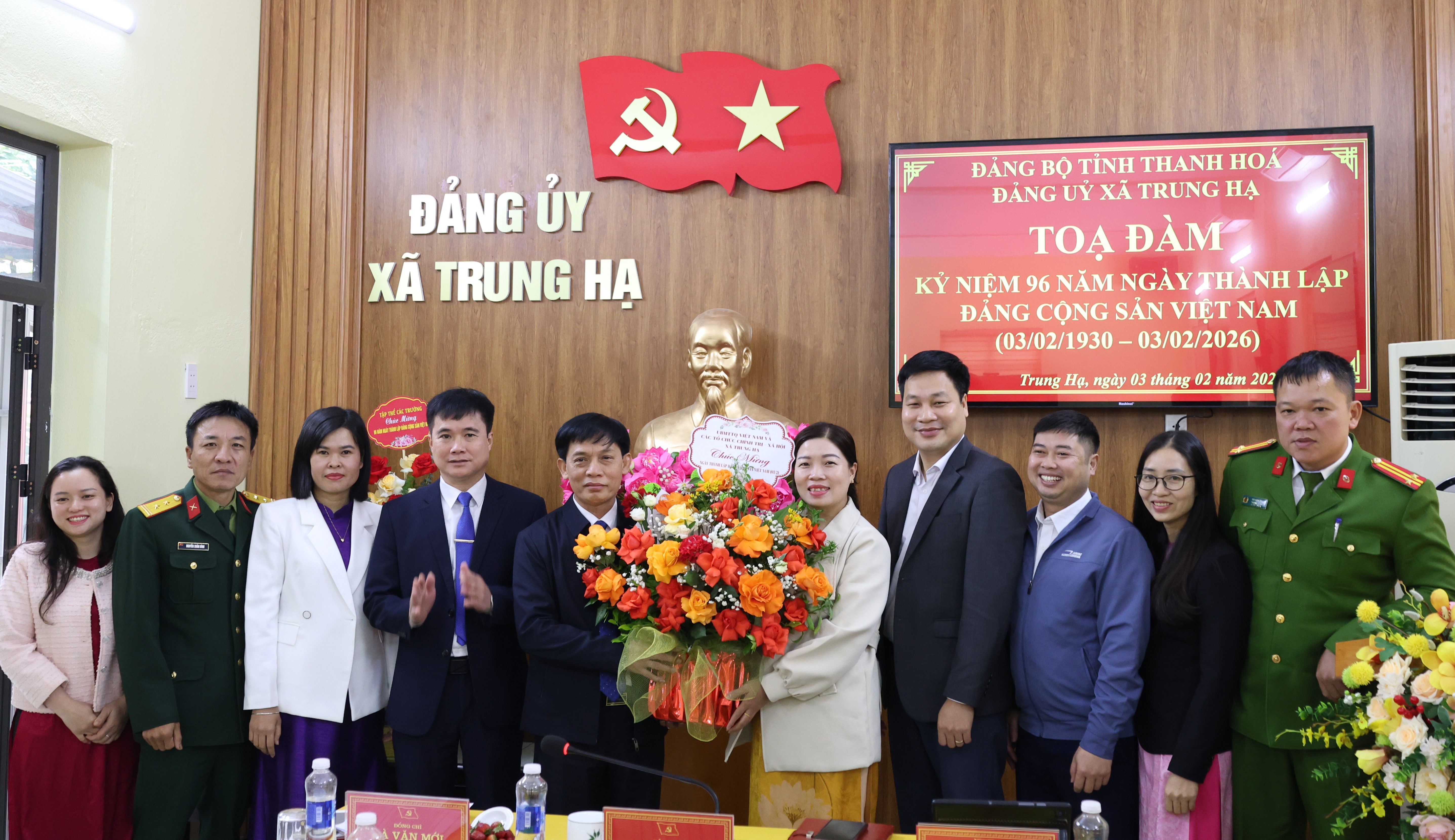 Anh-tin-bai