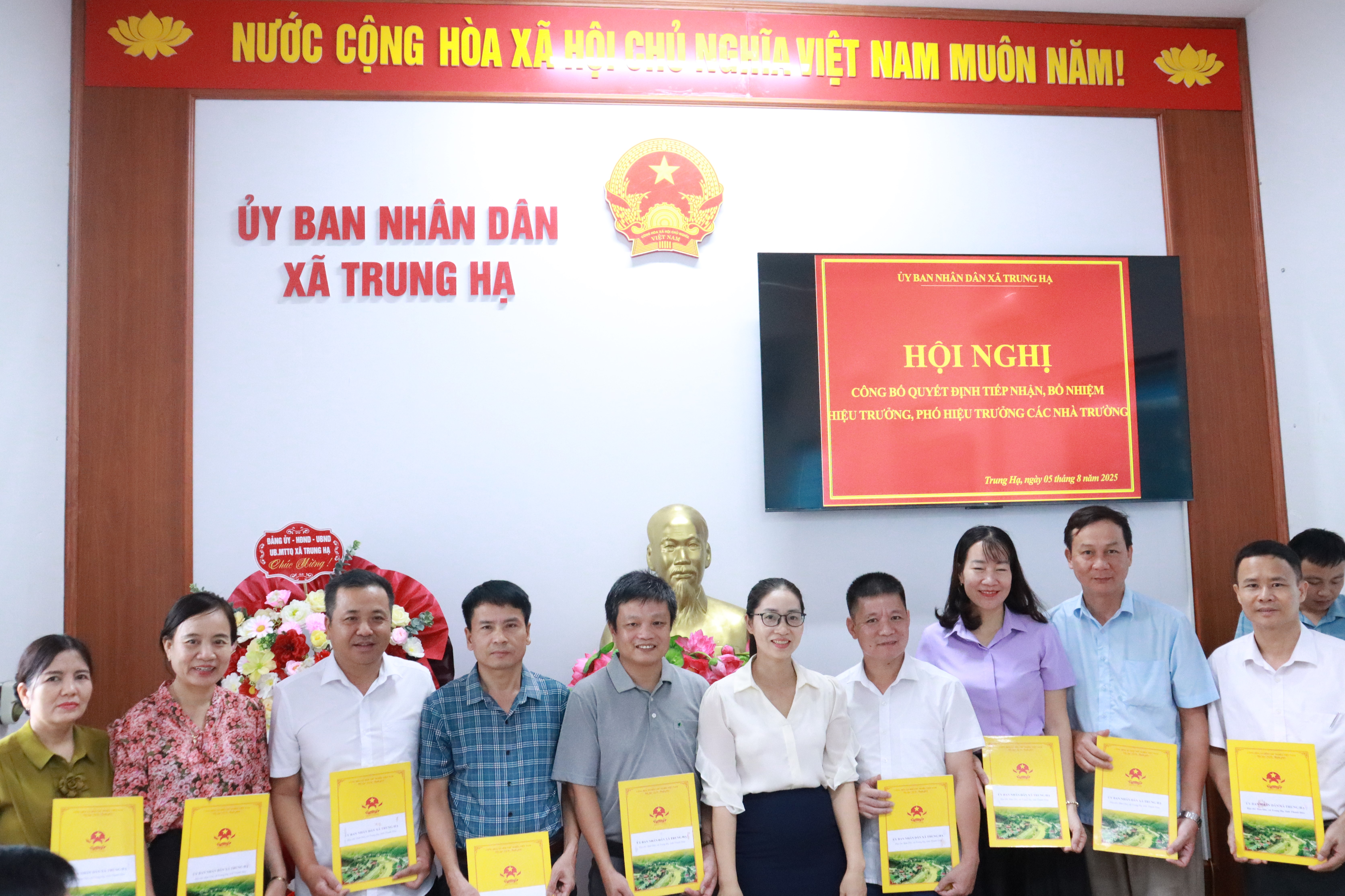 Anh-tin-bai