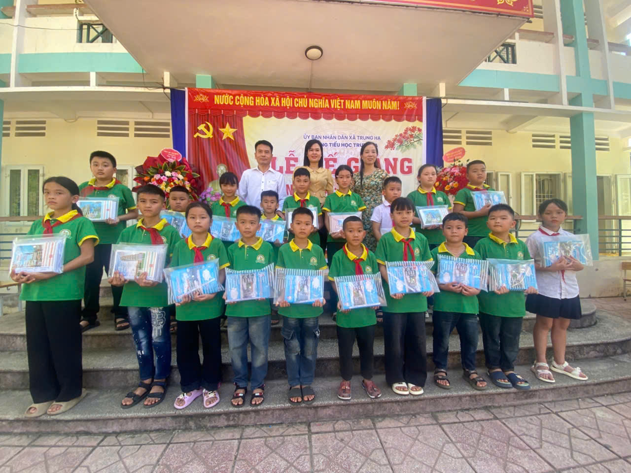 Anh-tin-bai
