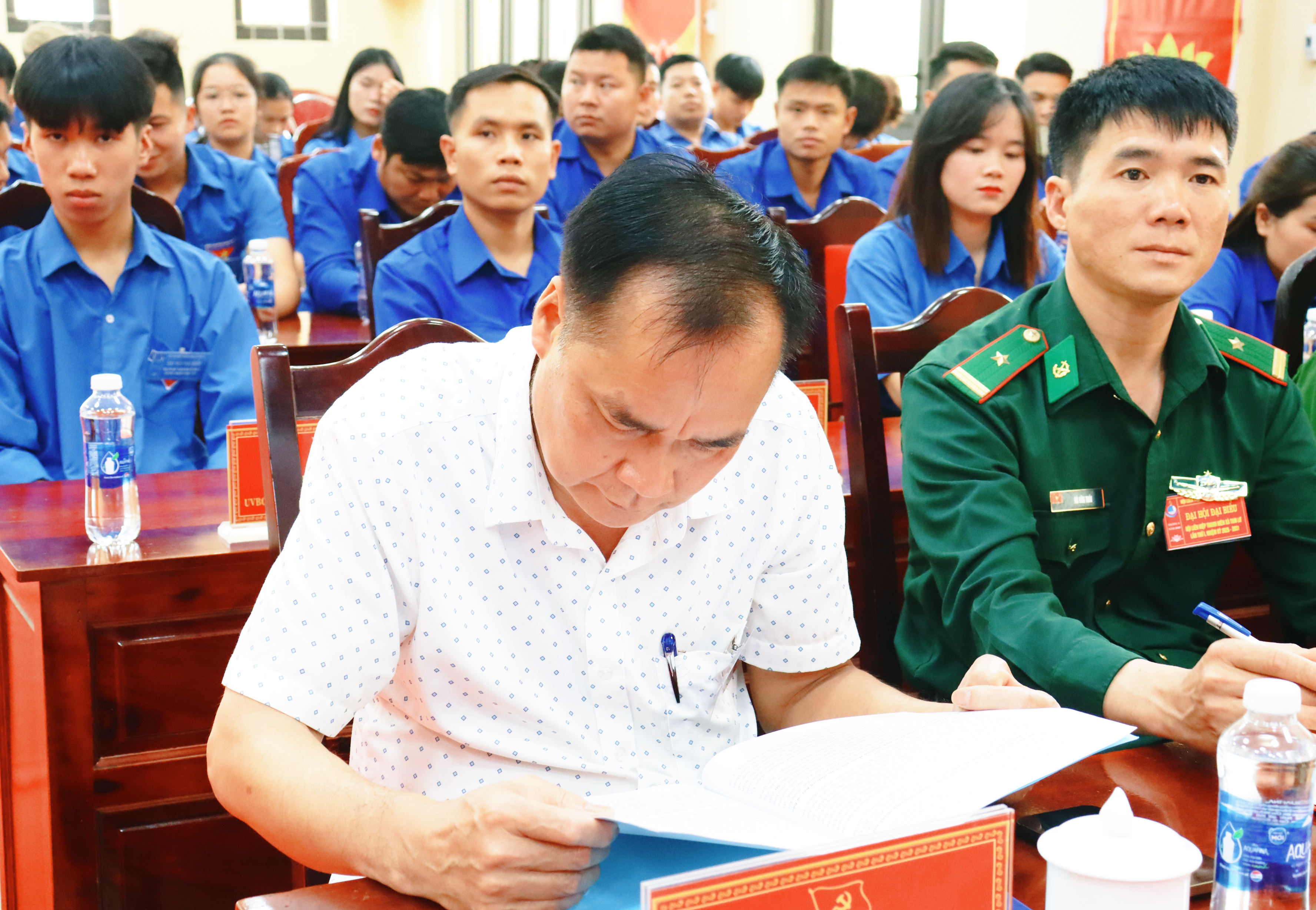 Anh-tin-bai